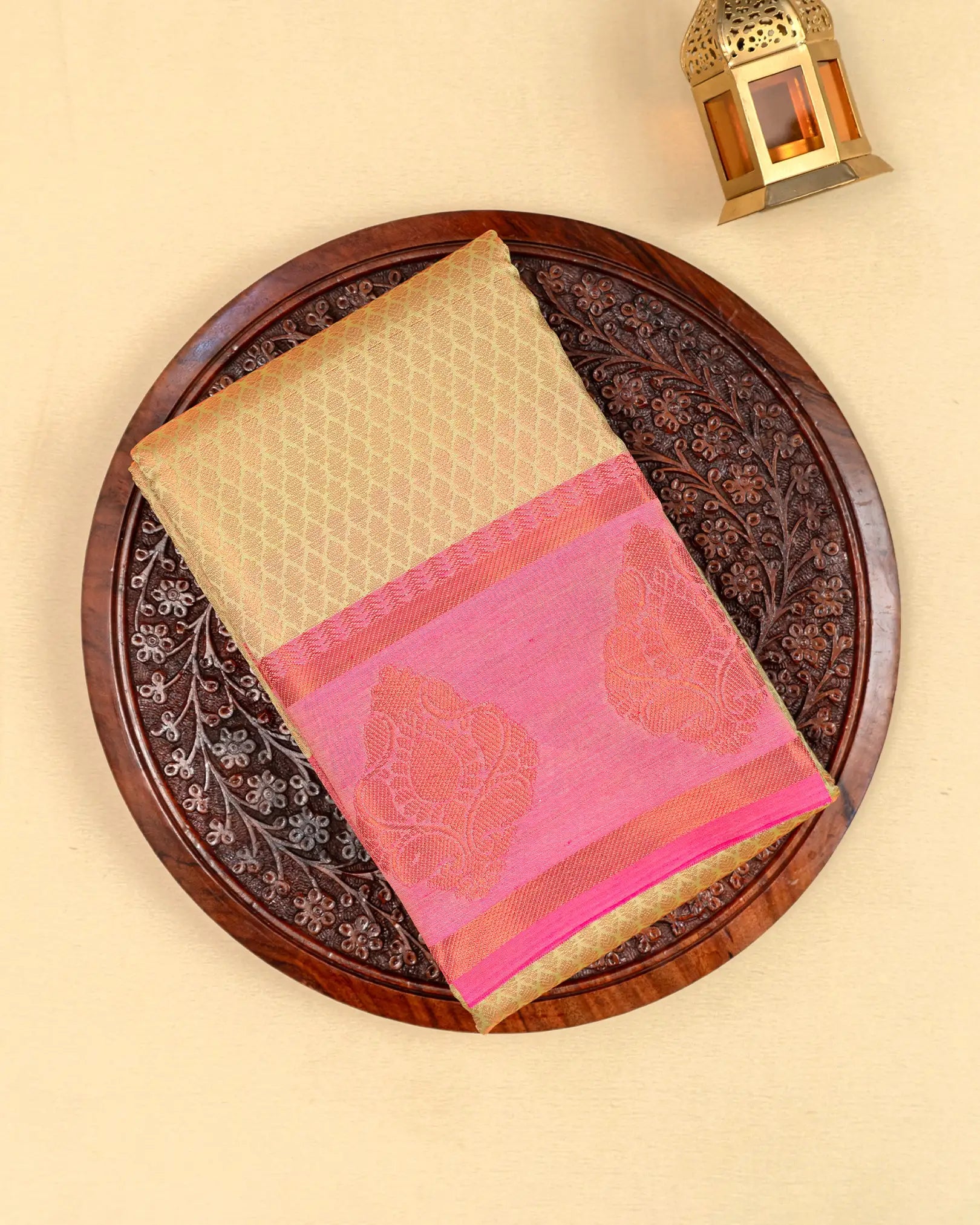 SC3015 - Ballotin With Premium Border Work