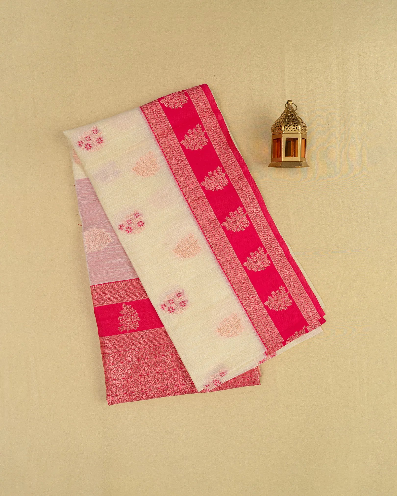 SC3910 - Linen with copper butta and contrast border