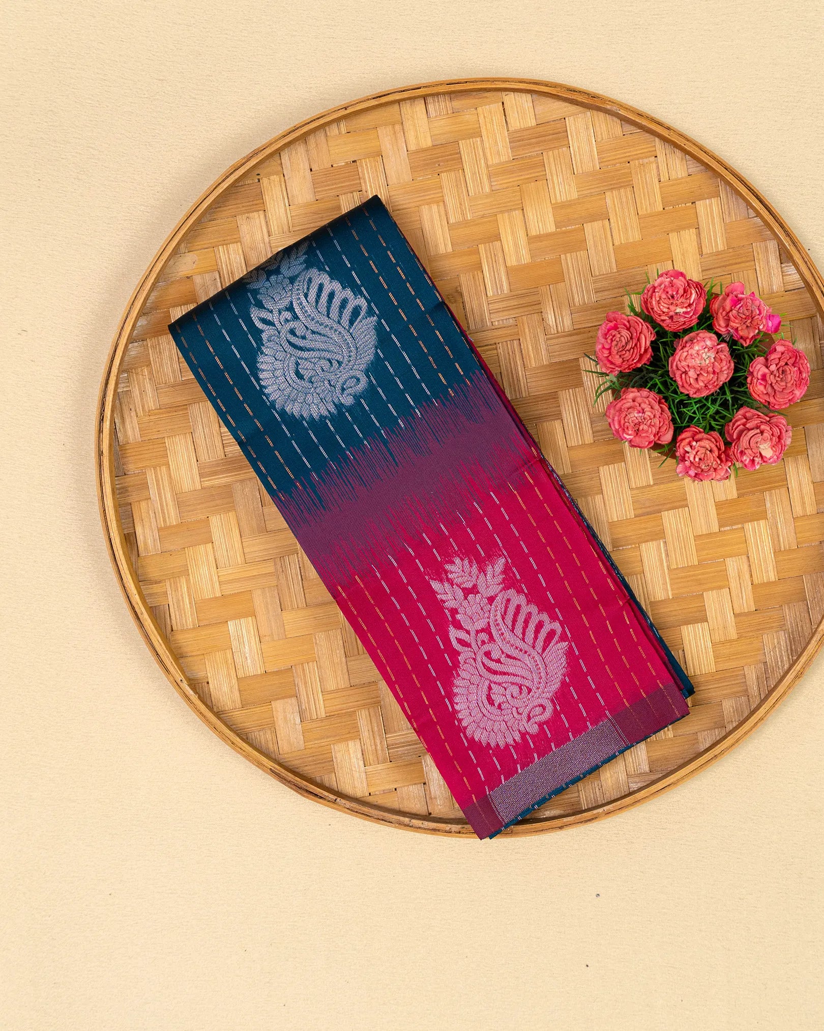 SC4402 - Litchi Silk With Zari Lines Along Body