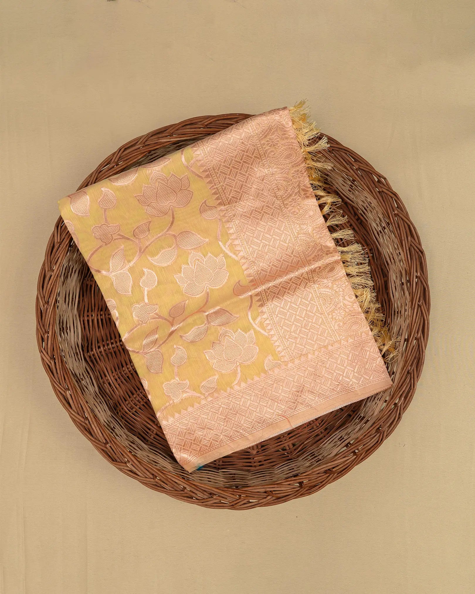 SC3040 - Linen With Copper Butta