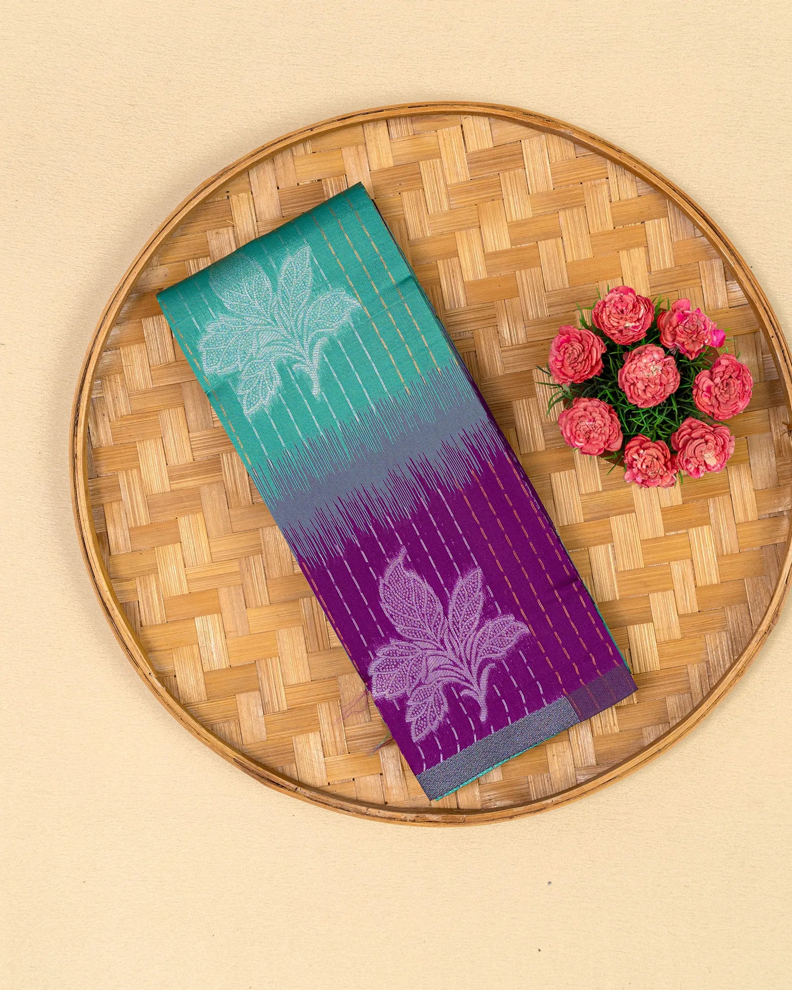 SC4402 - Litchi Silk With Zari Lines Along Body