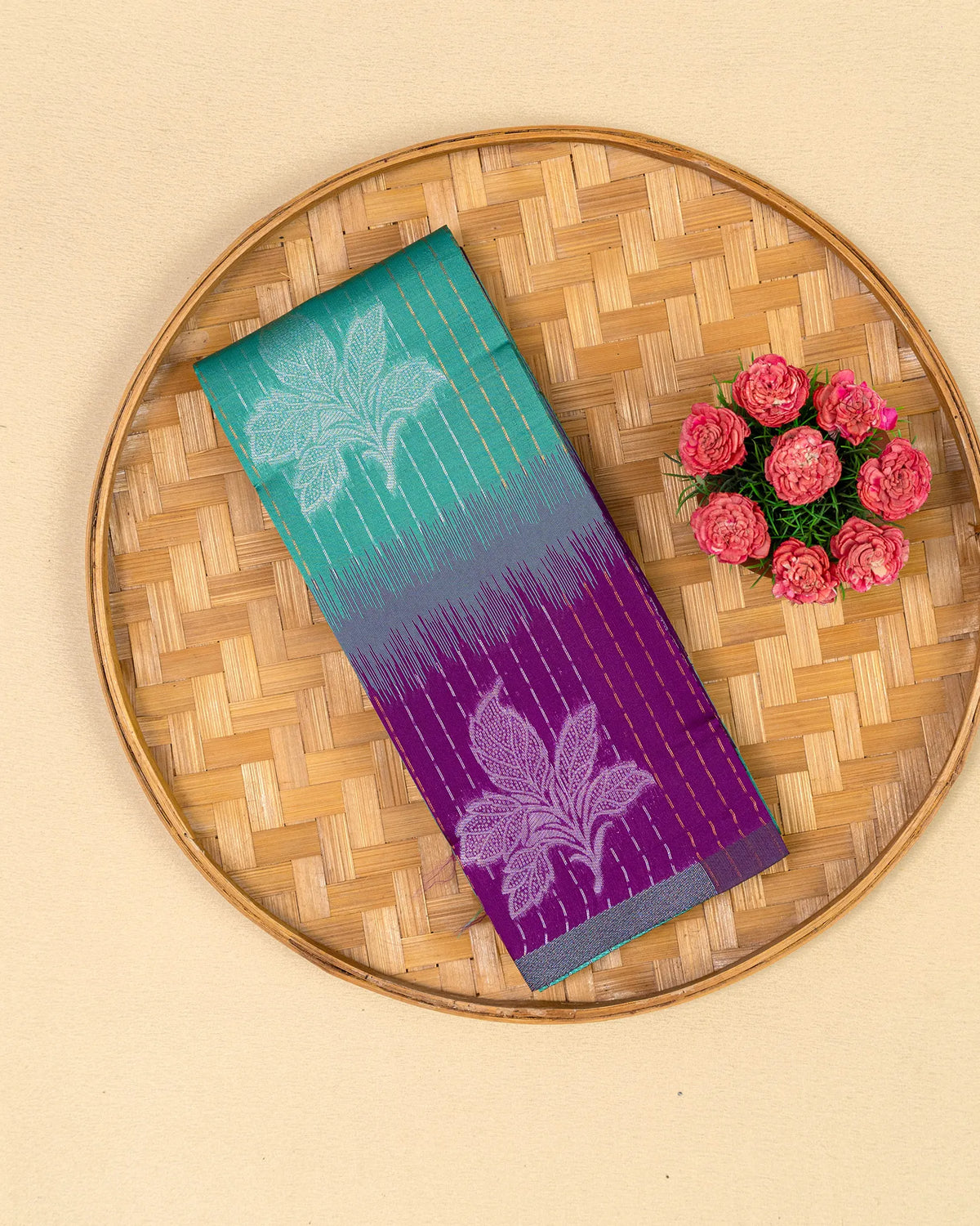 SC4402 - Litchi Silk With Zari Lines Along Body