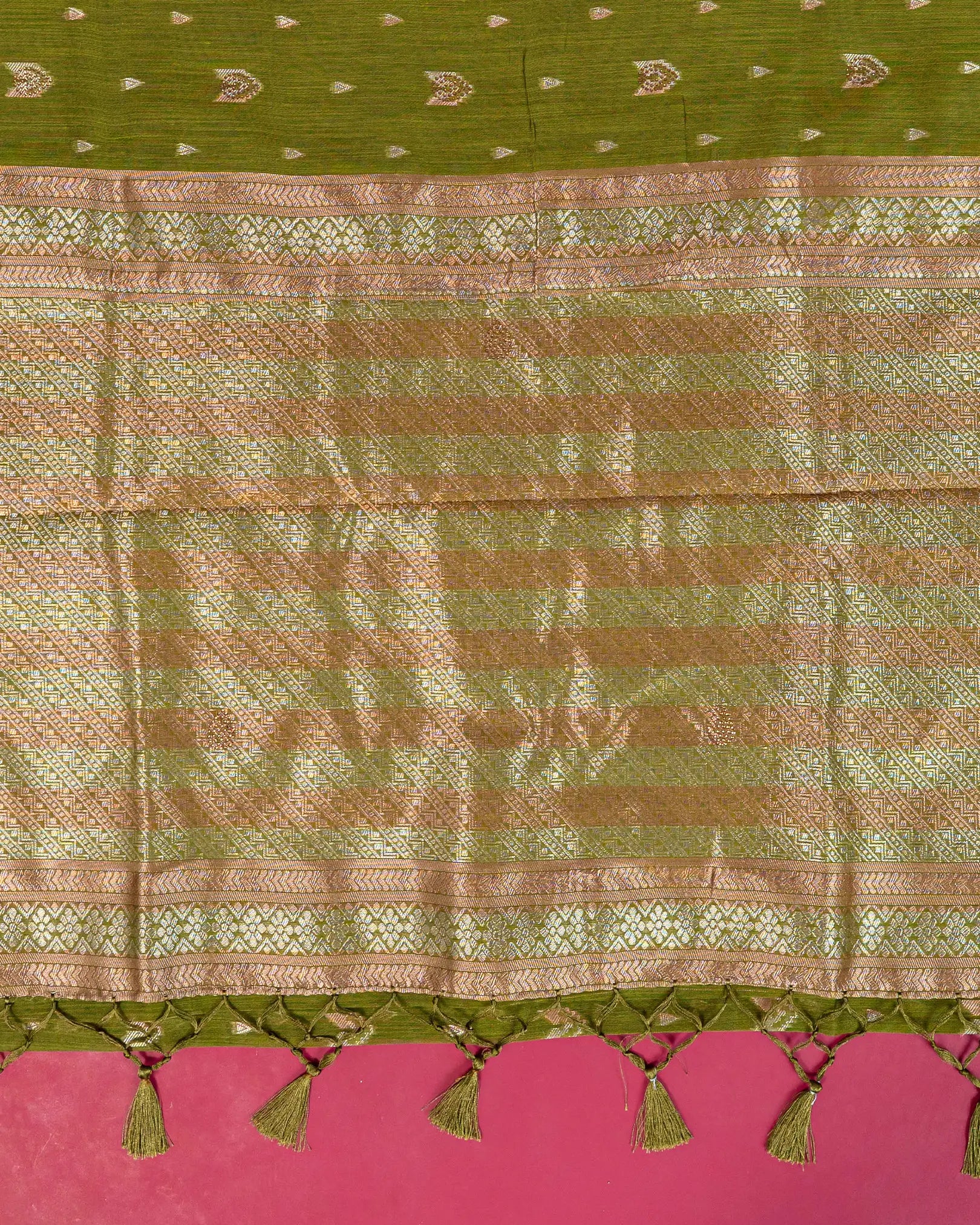 SC3018 - Linen Copper And Silver Butta With Stone