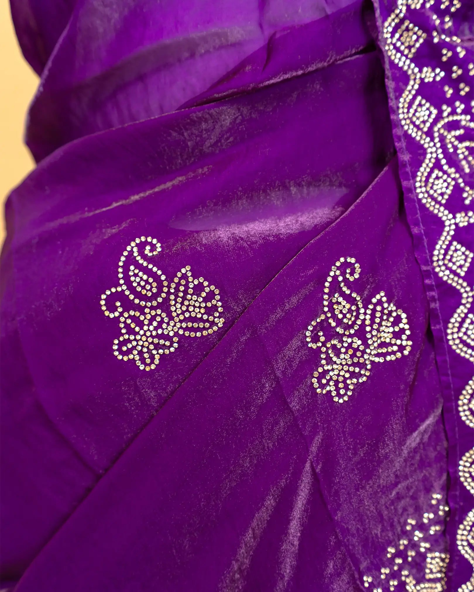 SC3869 - Fendy Satin With Premium Stone Work