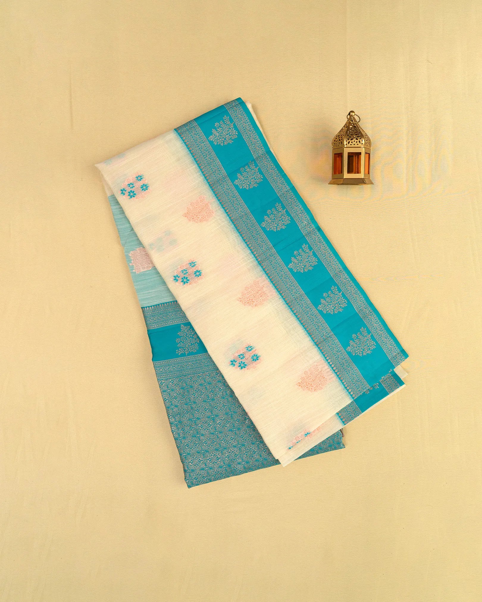 SC3910 - Linen with copper butta and contrast border