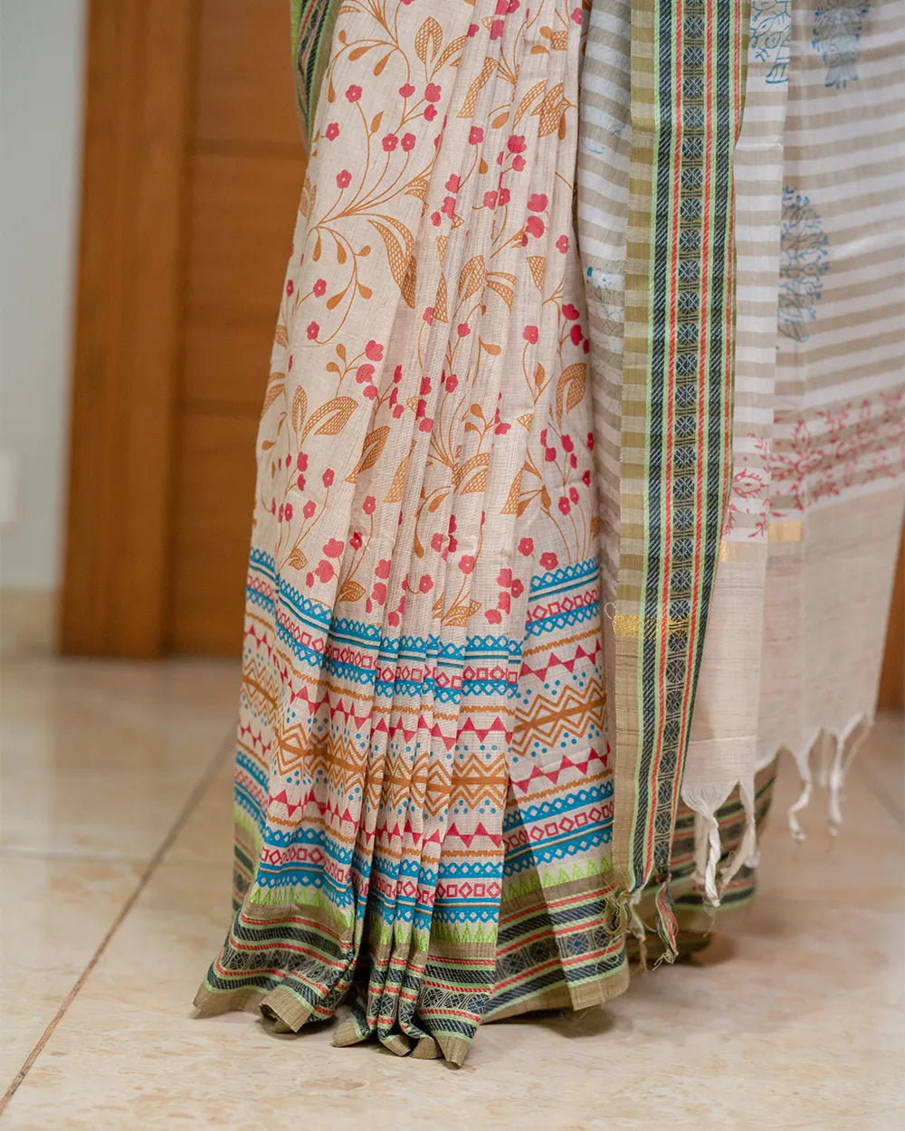SC7424 - KHADI COTTON WITH FLORAL PATTERN SAREE
