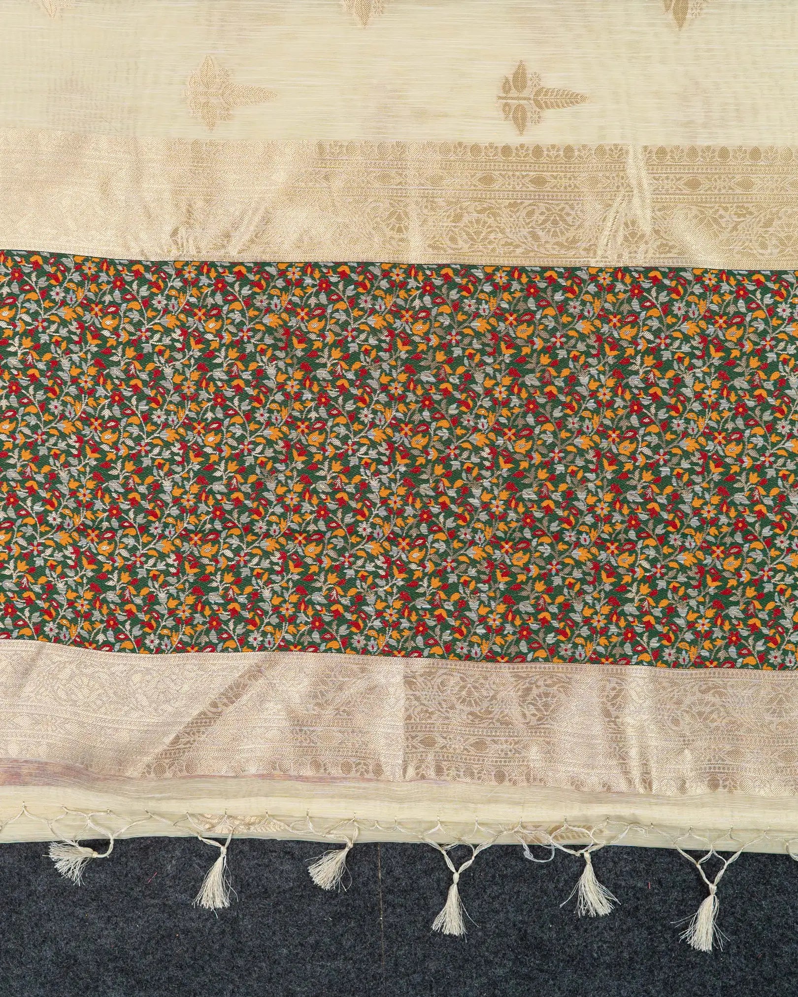 SC2927 -  Linen thread butta with thread border