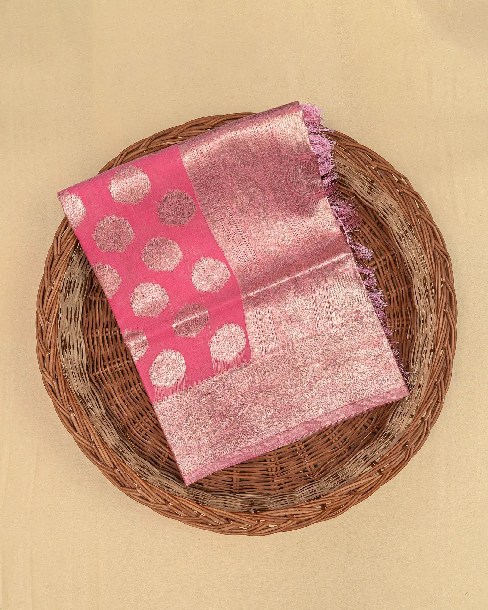 SC3038 - Linen With Gold Butta