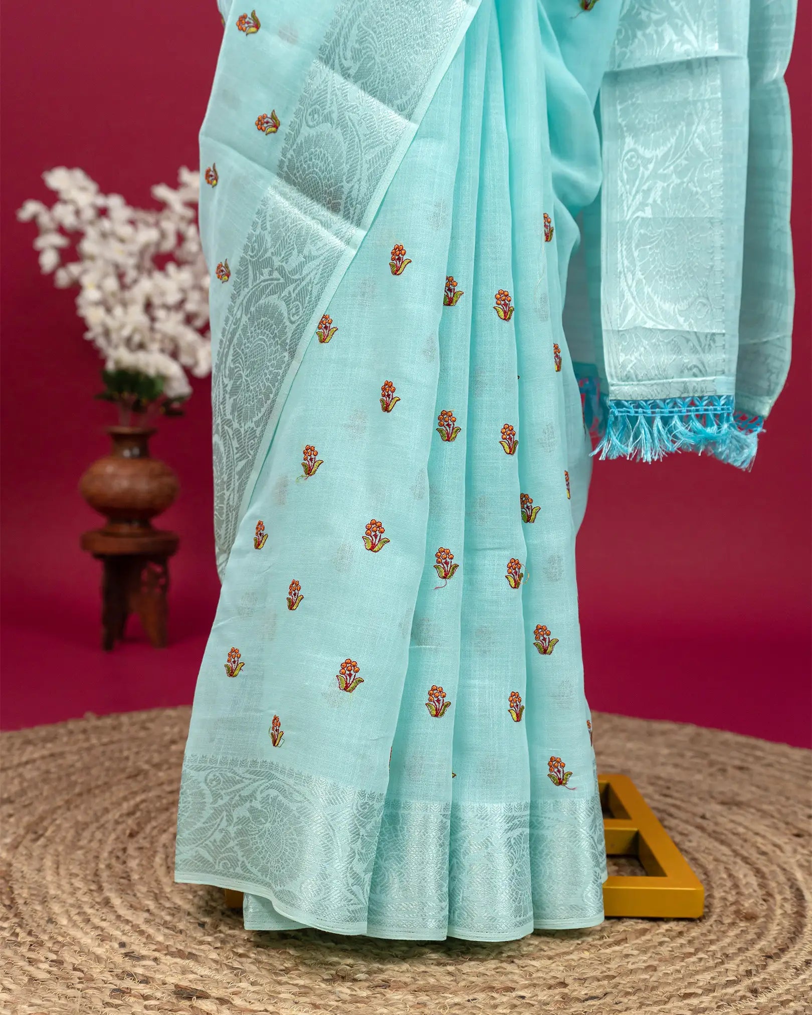 SC3084 - Linen Embroidery Meena Butta