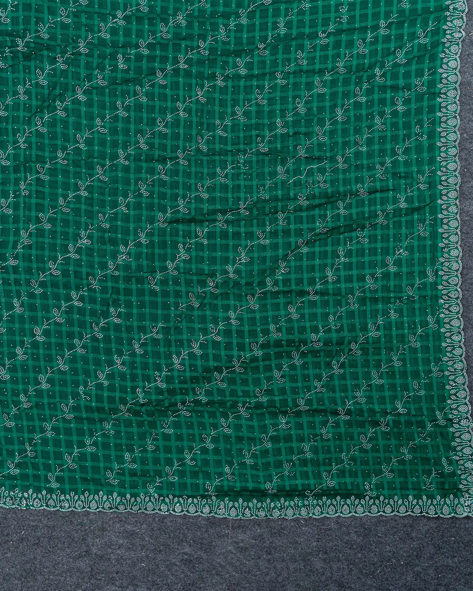 SC3813 - Chiffon Georgette With Sarowski And Seperate Blouse Work