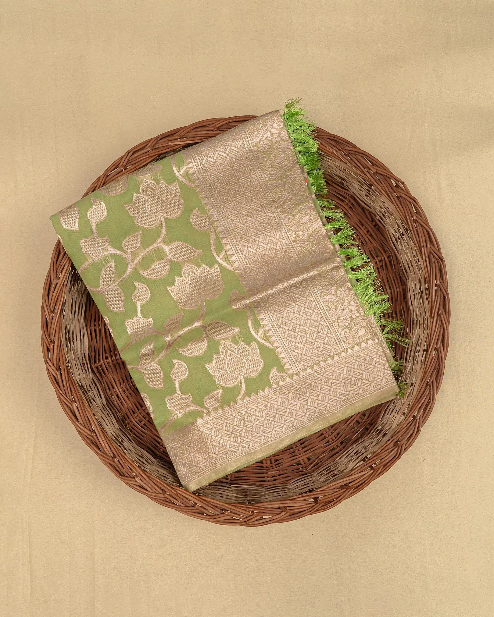 SC3040 - Linen With Copper Butta