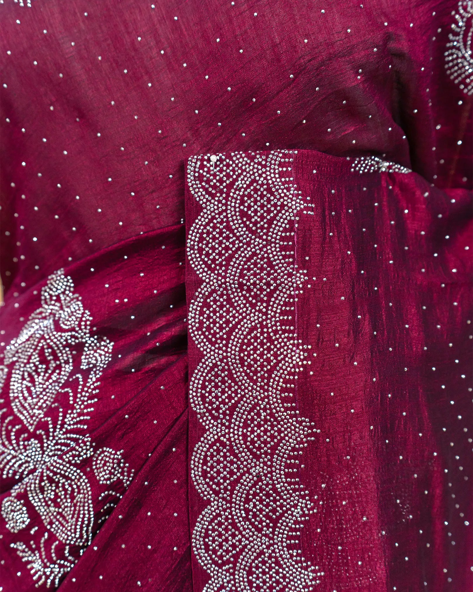 SC4140 - Vichitra With Silver Stone