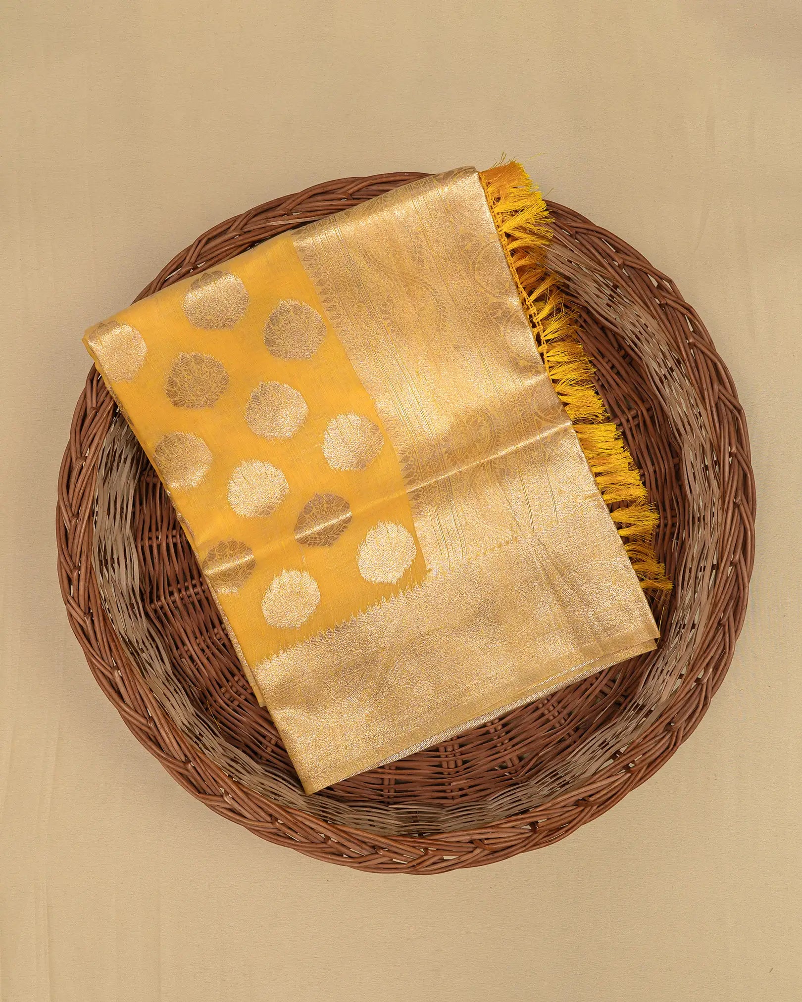 SC3038 - Linen With Gold Butta