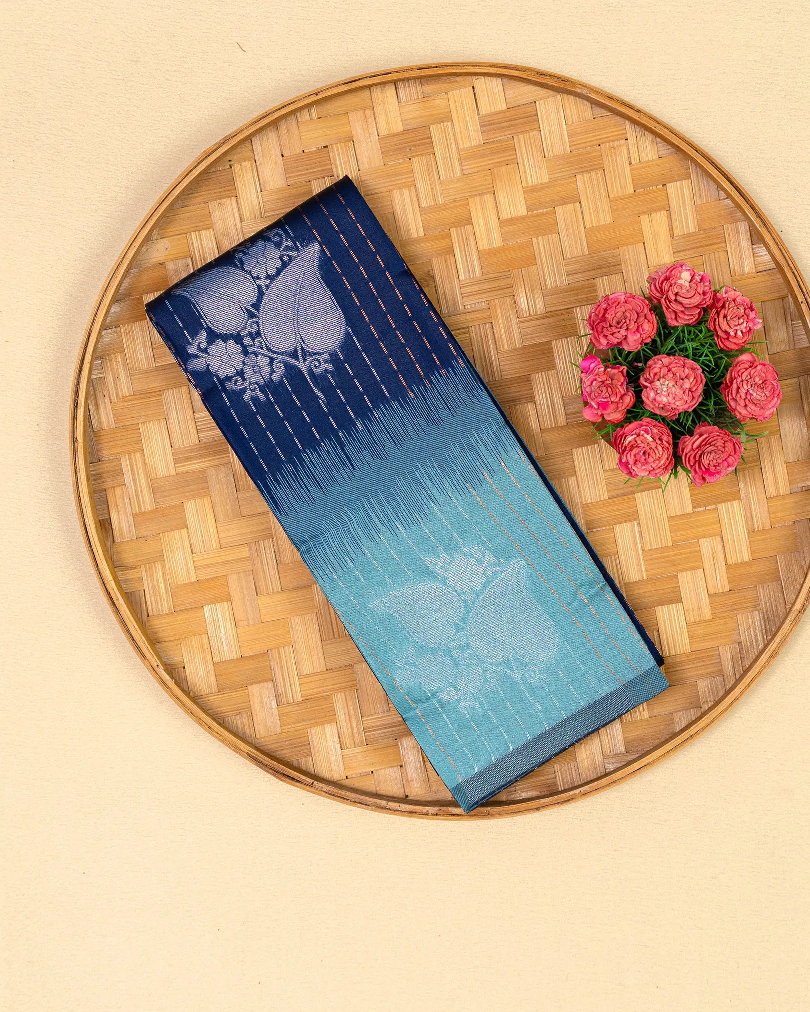 SC4402 - Litchi Silk With Zari Lines Along Body