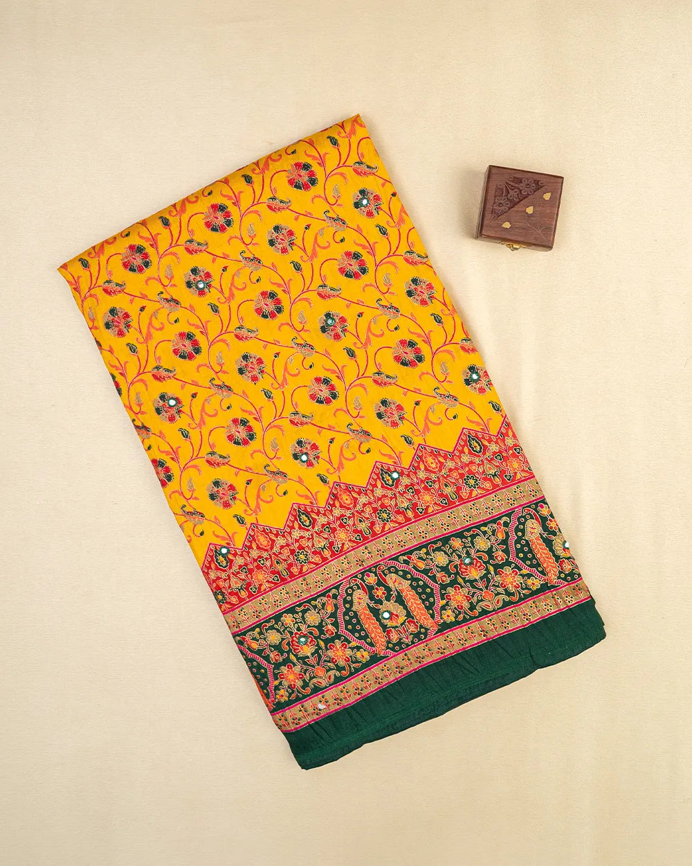 SC5872 - BANDHINI SAREE WITH MIRROR STONE