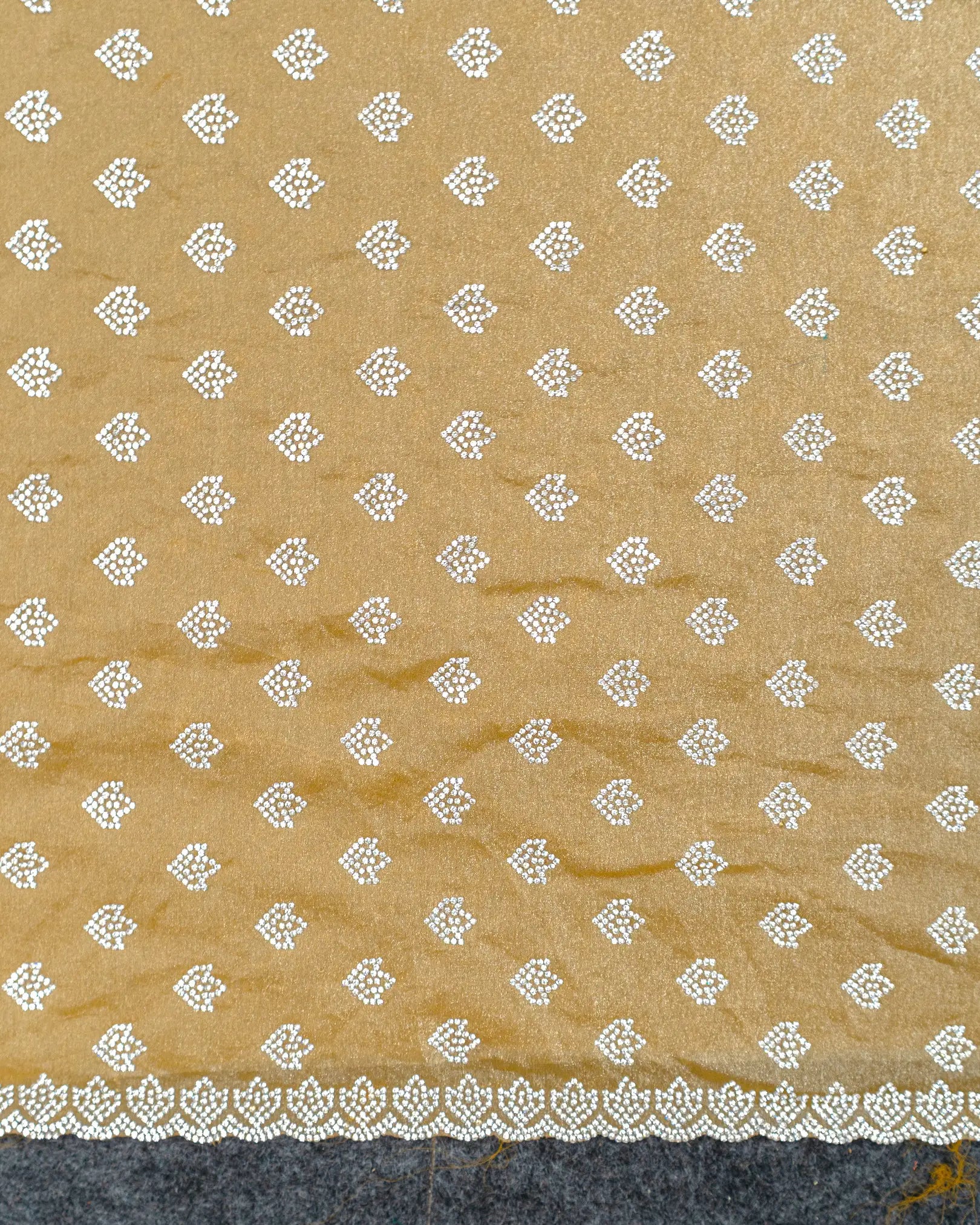 SC3555 - Crush saree with premium Jharkhand stone work