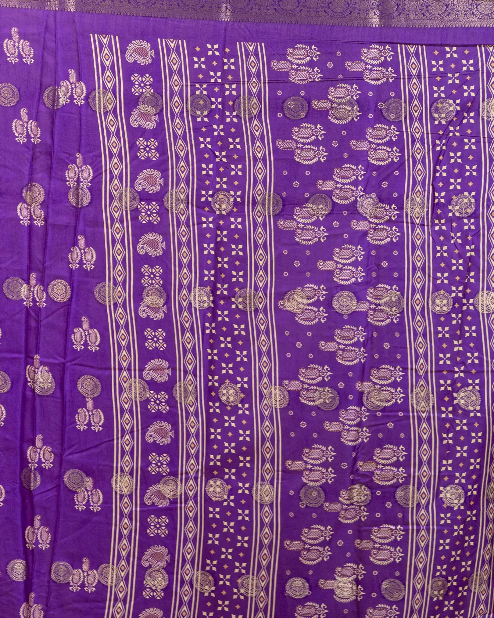 SC3657 - Dola Digital Print With Gold Border