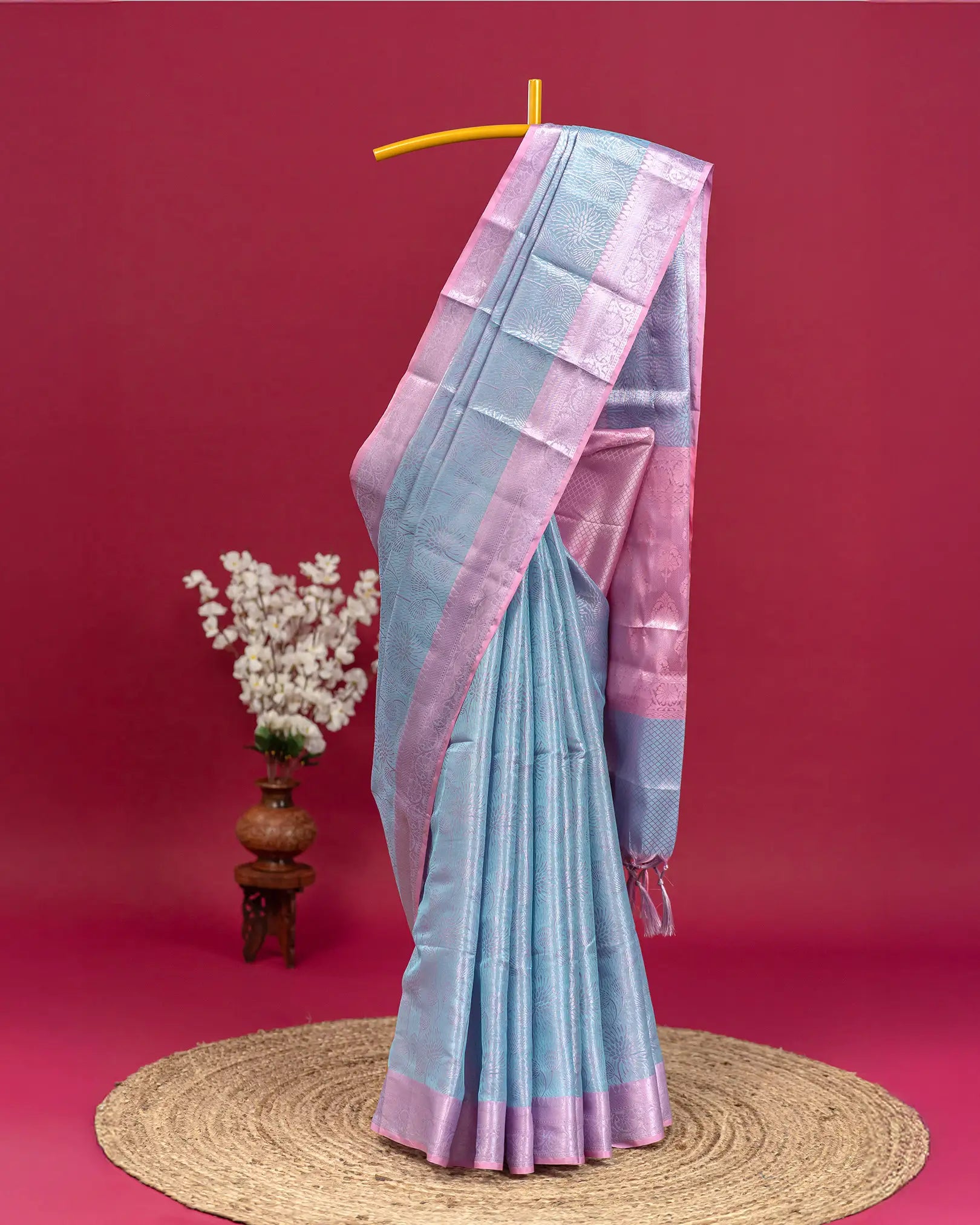 SC3201 - Tissue With Pink Zari