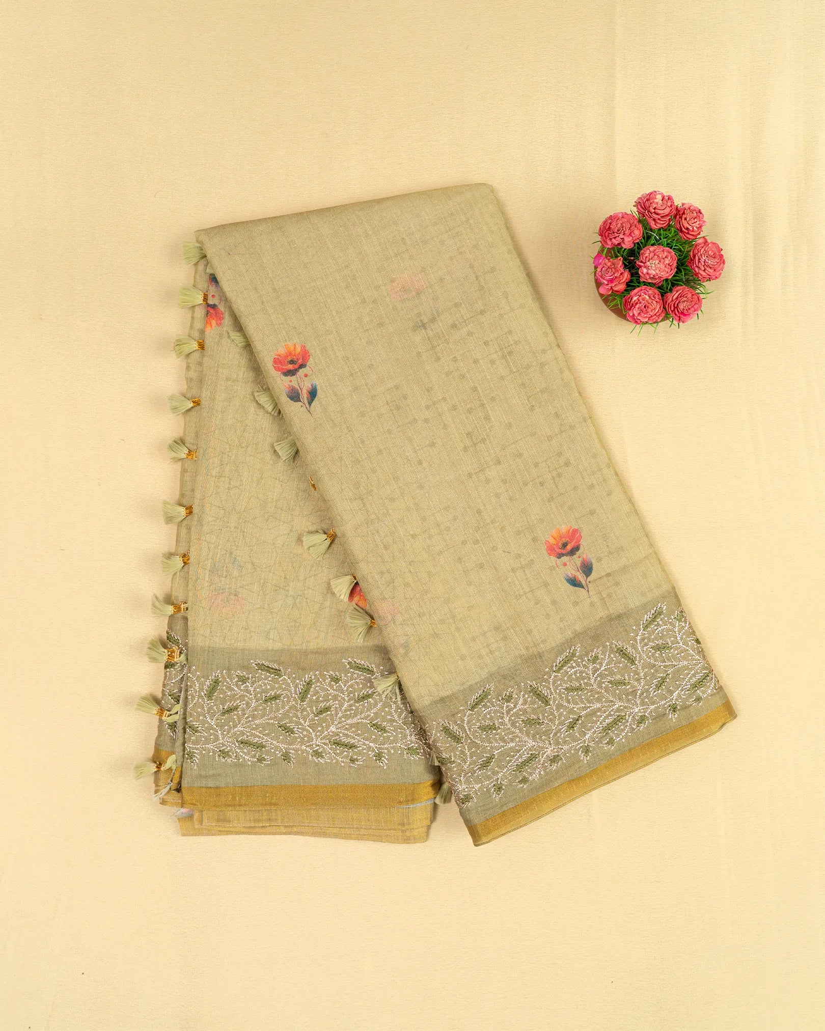 SC4574 - Tissue with digital print and embroidery border