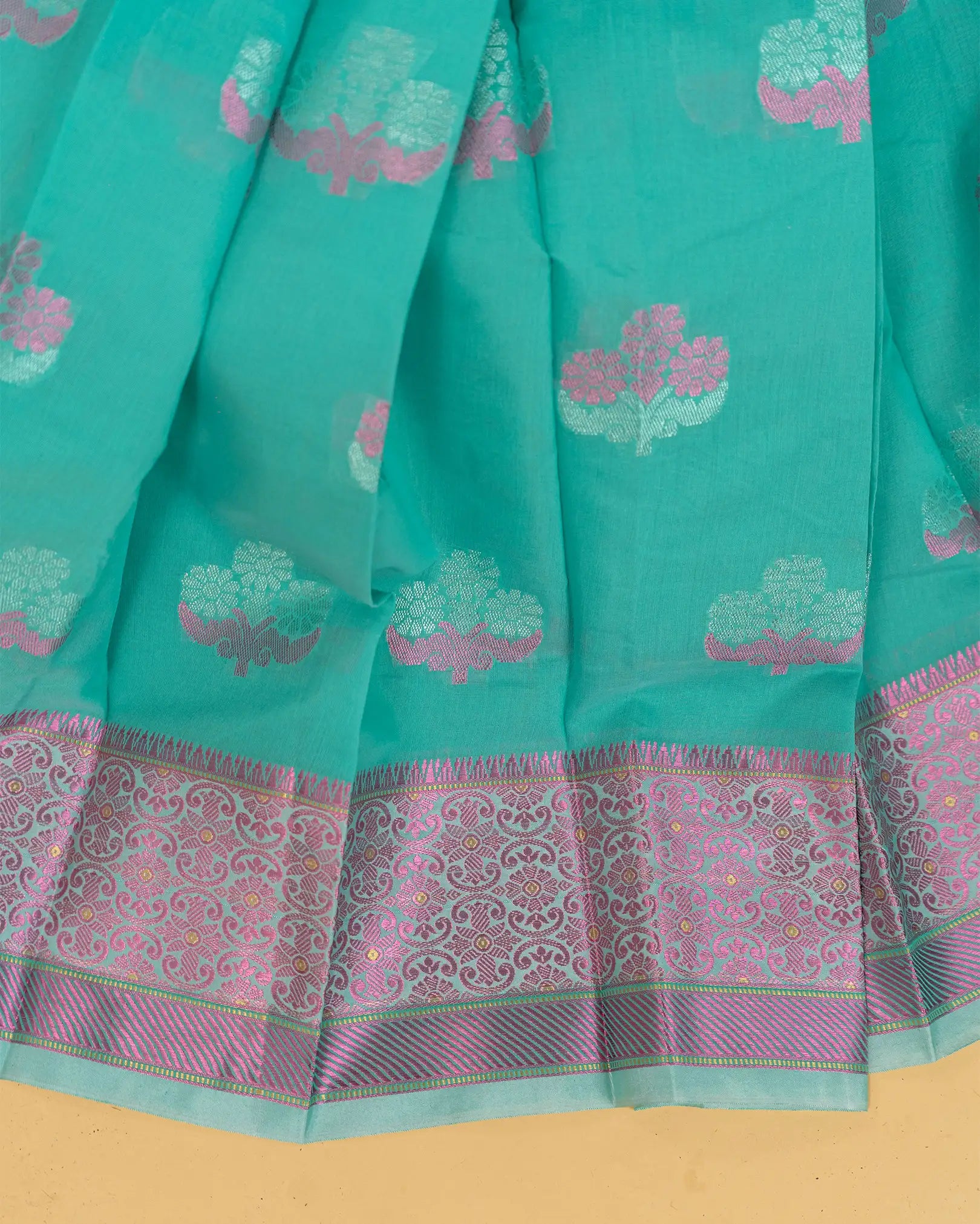 SC2980 - Silk Cotton With Pink And Self Zari
