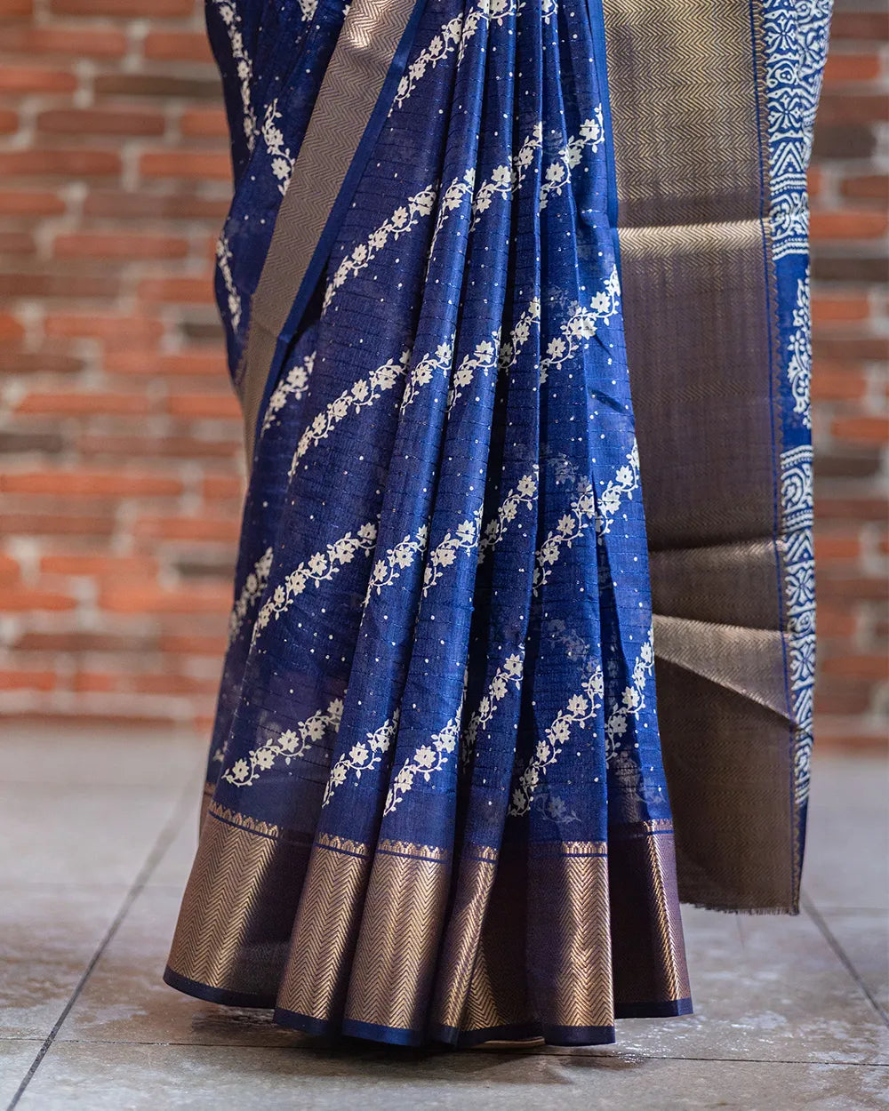 SC5859(2) - DOLA SAREE WITH SEQUENCE PRINT