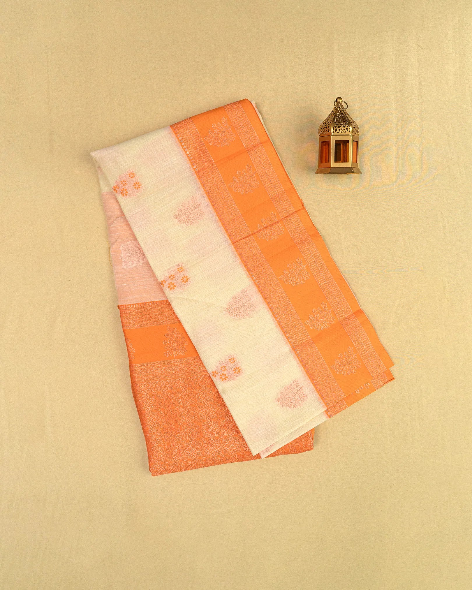 SC3910 - Linen with copper butta and contrast border