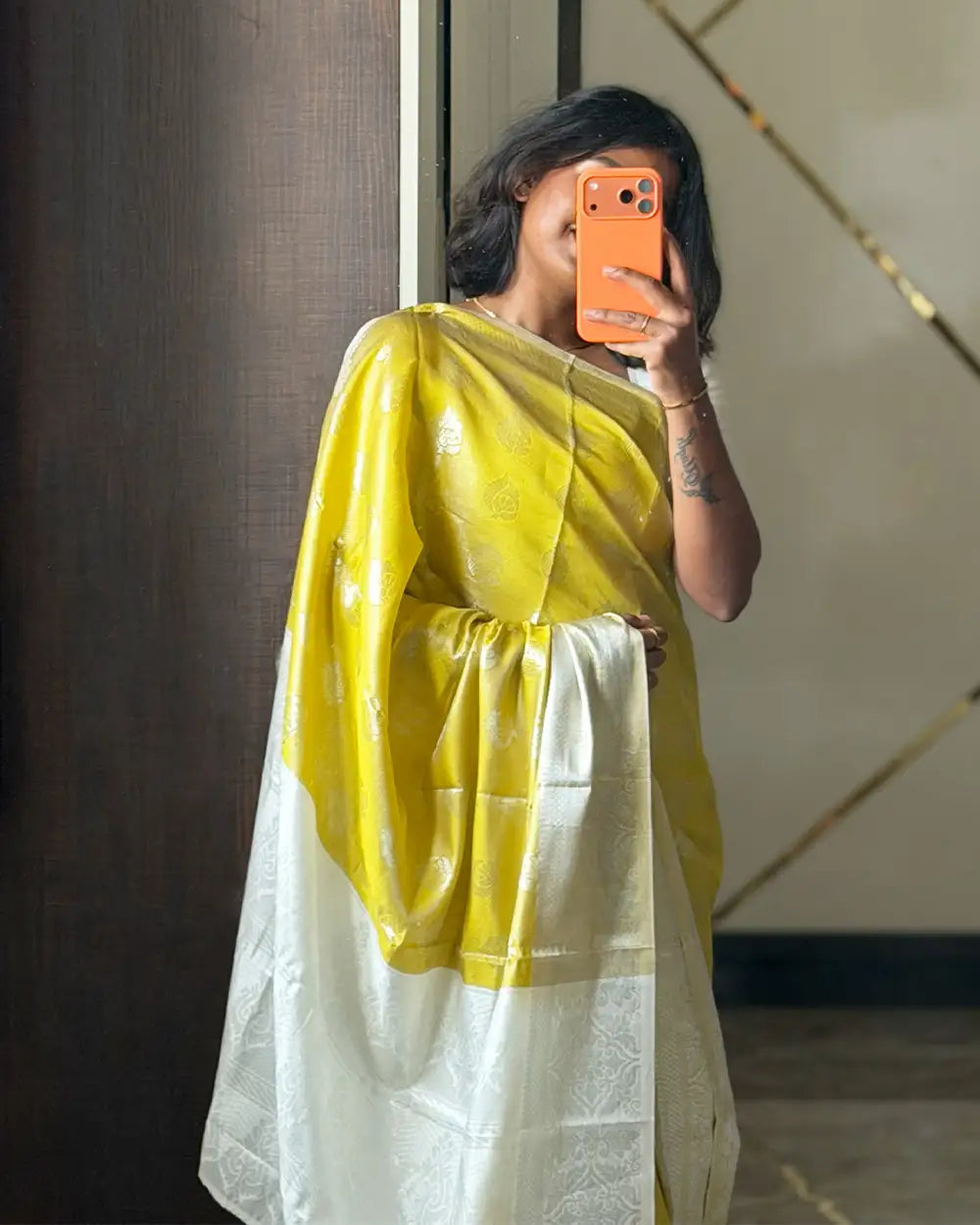 SC6917 - TISSUE SILK SAREE WITH SILVER WORK