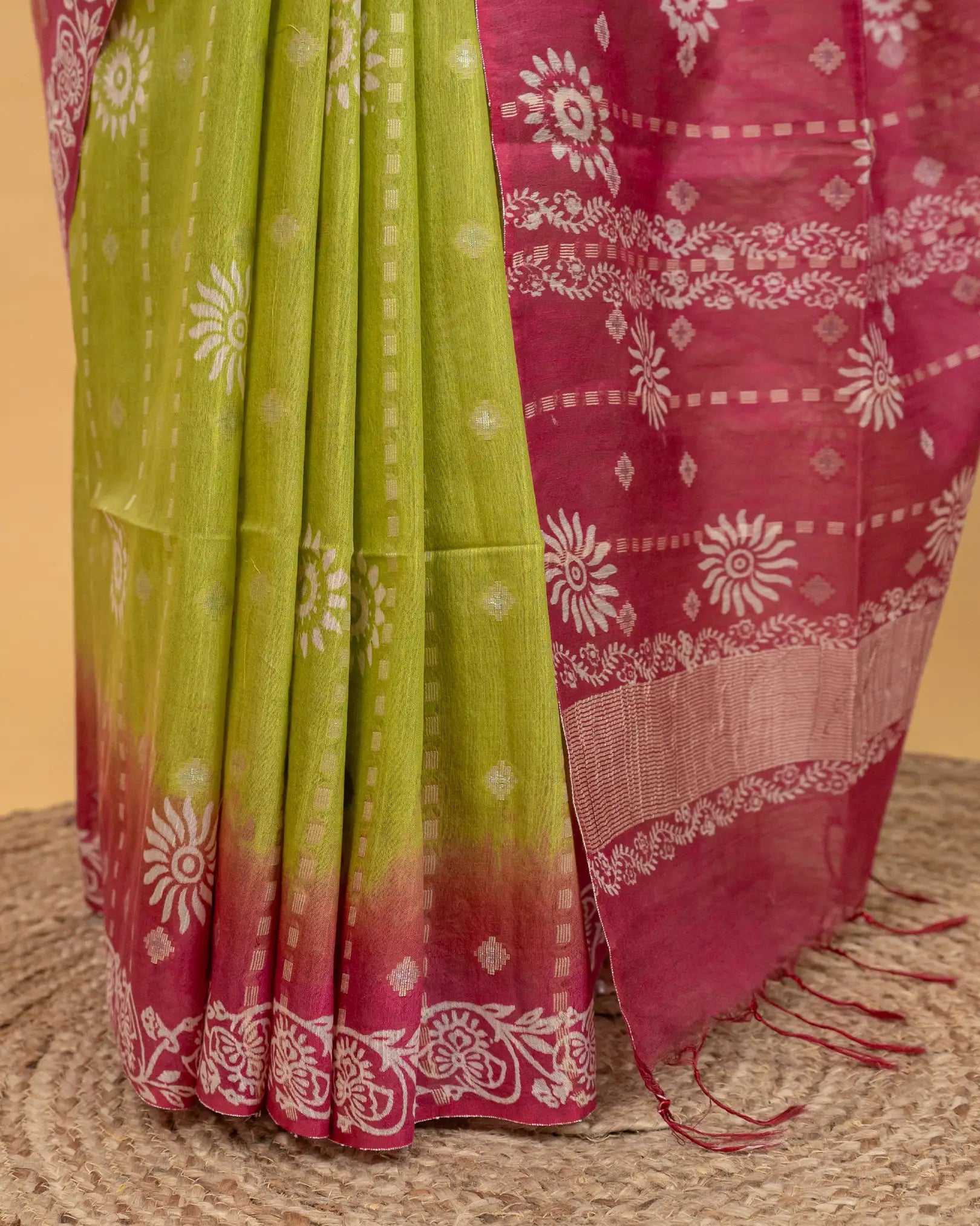 SC2894 - Raw Silk With Bandhini Design