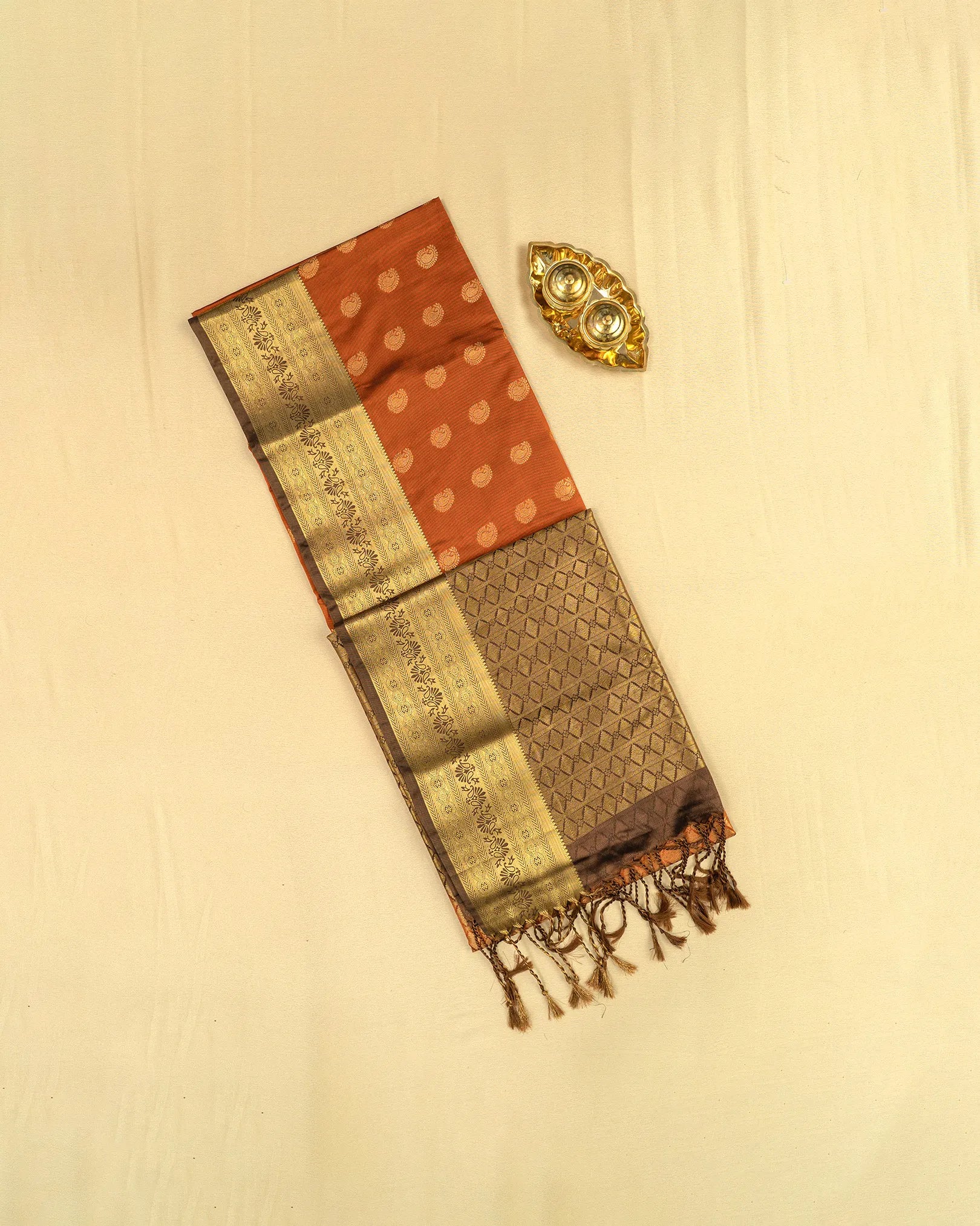 SC4585 -Soft silk with gold zari butta and contrast border