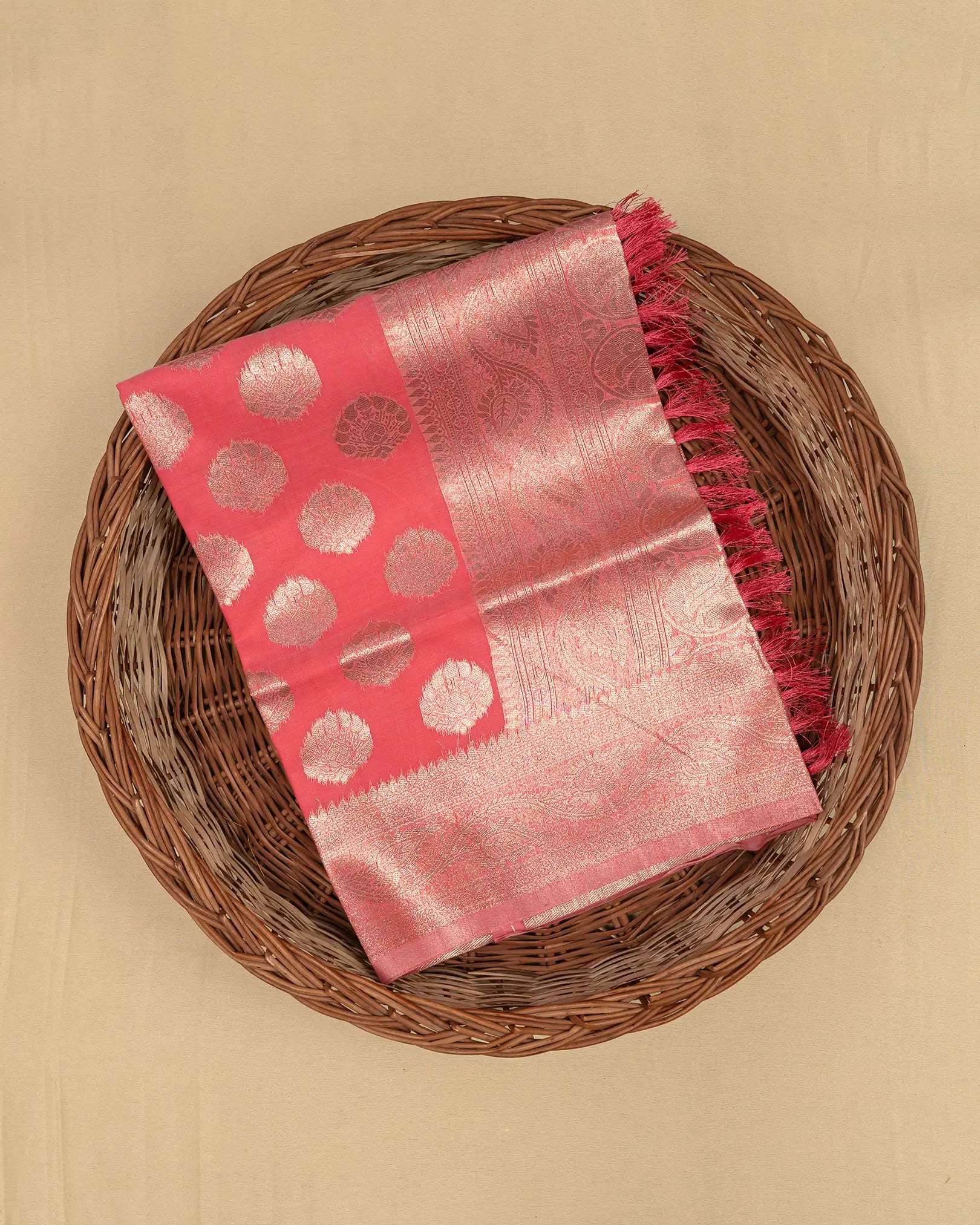 SC3038 - Linen With Gold Butta