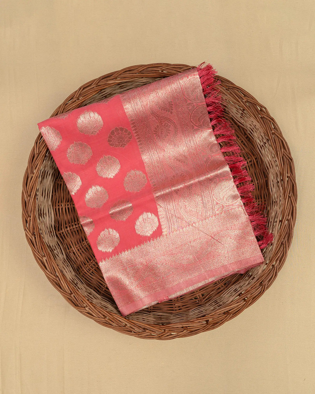 SC3038 - Linen With Gold Butta