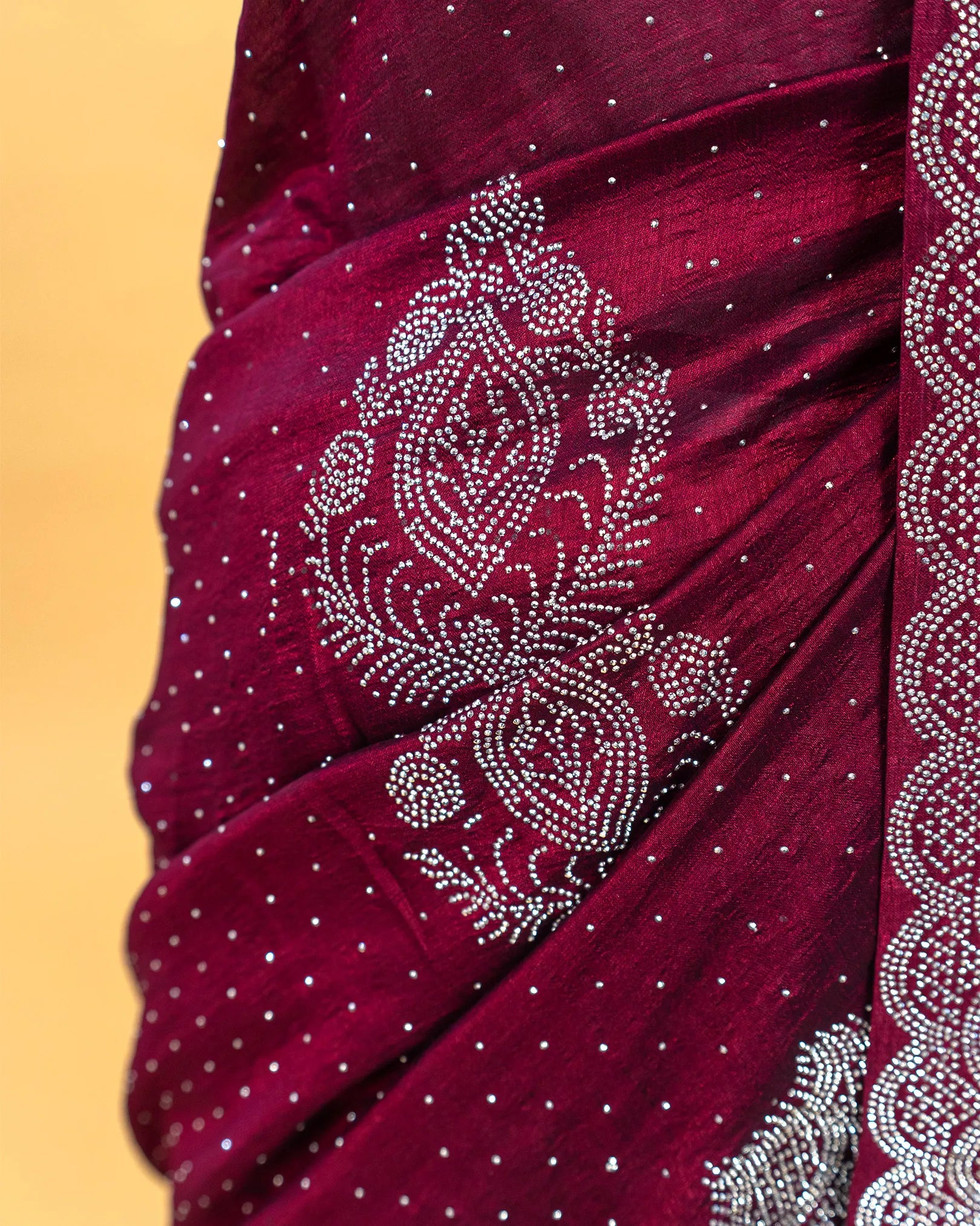 SC4140 - Vichitra With Silver Stone