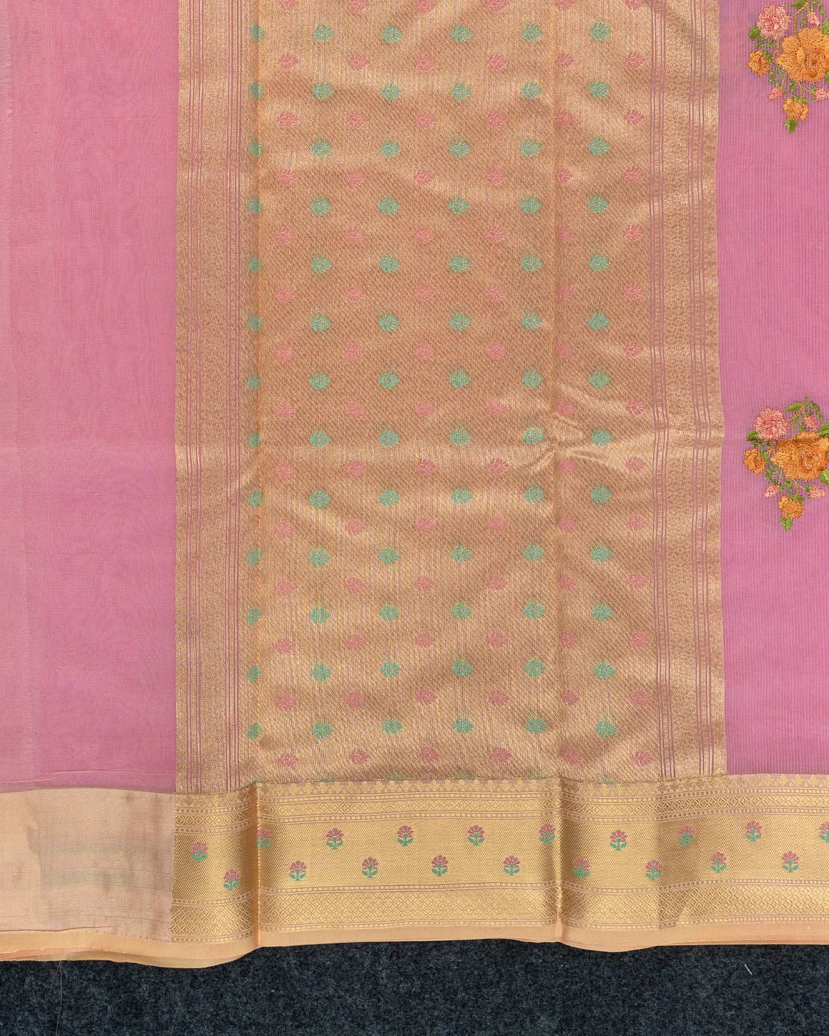 SC4797 - Linen with embroidery butta and meena border