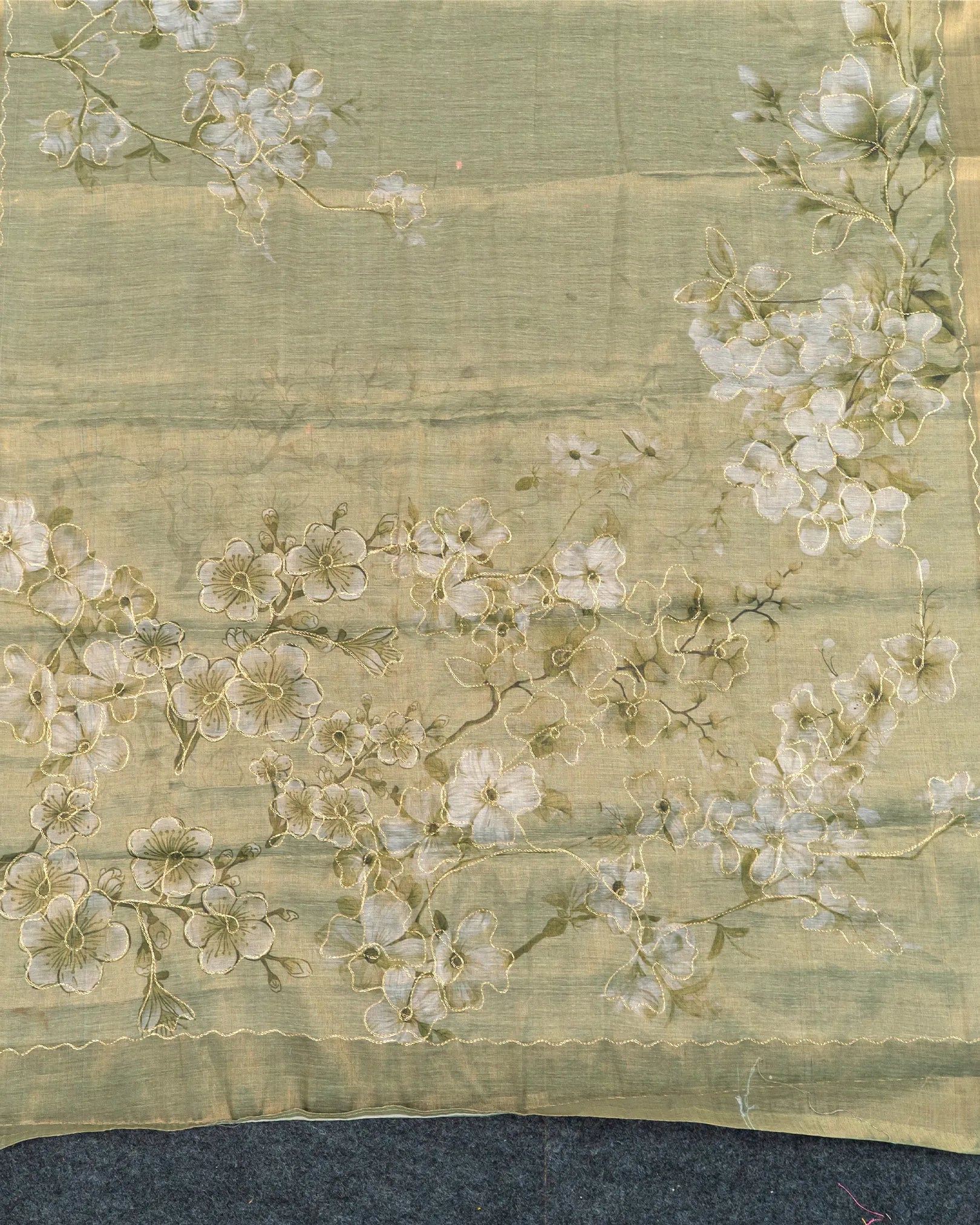 SC3149 - Tissue Saree With Foil Over The Body
