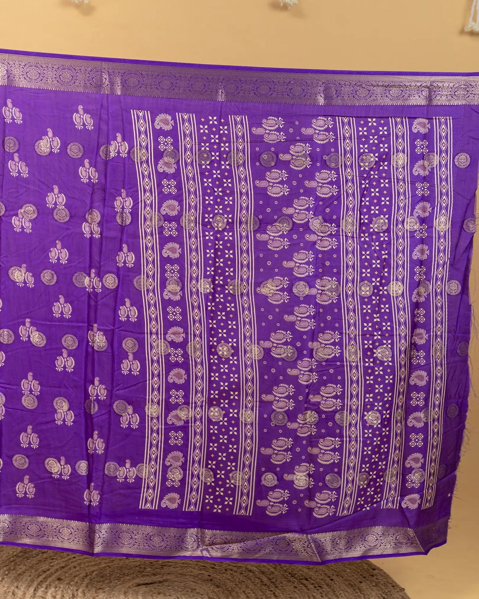 SC3657 - Dola Digital Print With Gold Border