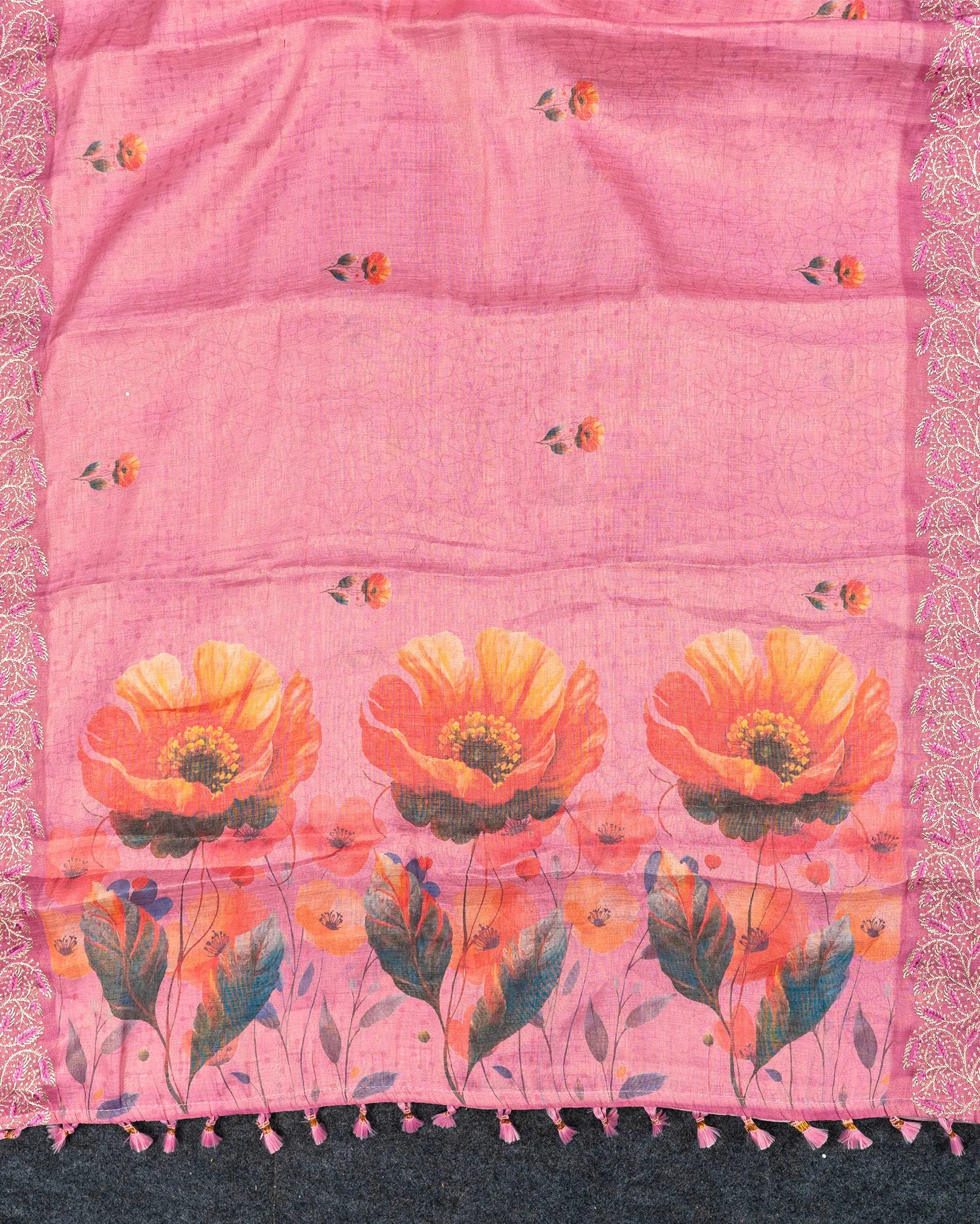 SC4574 - Tissue with digital print and embroidery border