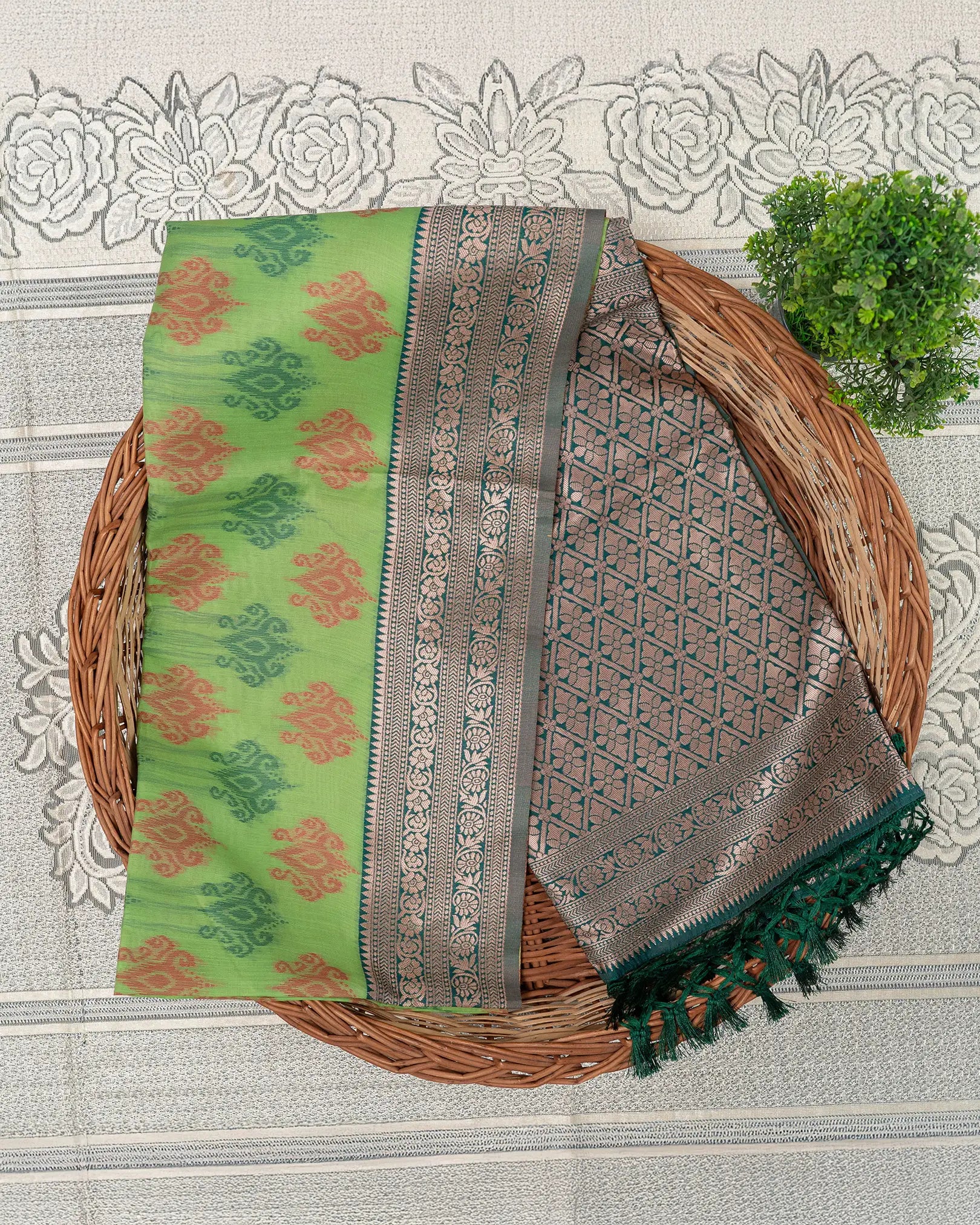 SC3877 - Linen with Pochampalli Design