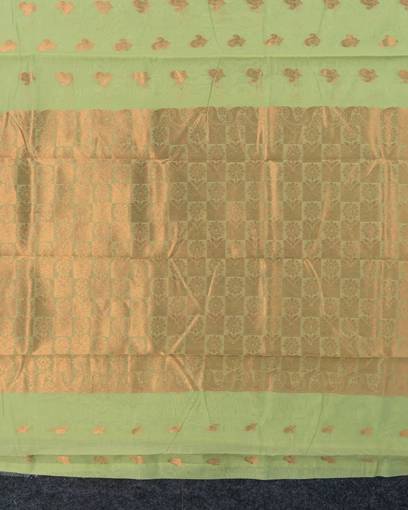 SC2880 - Linen Cotton With Copper And Gold Zari