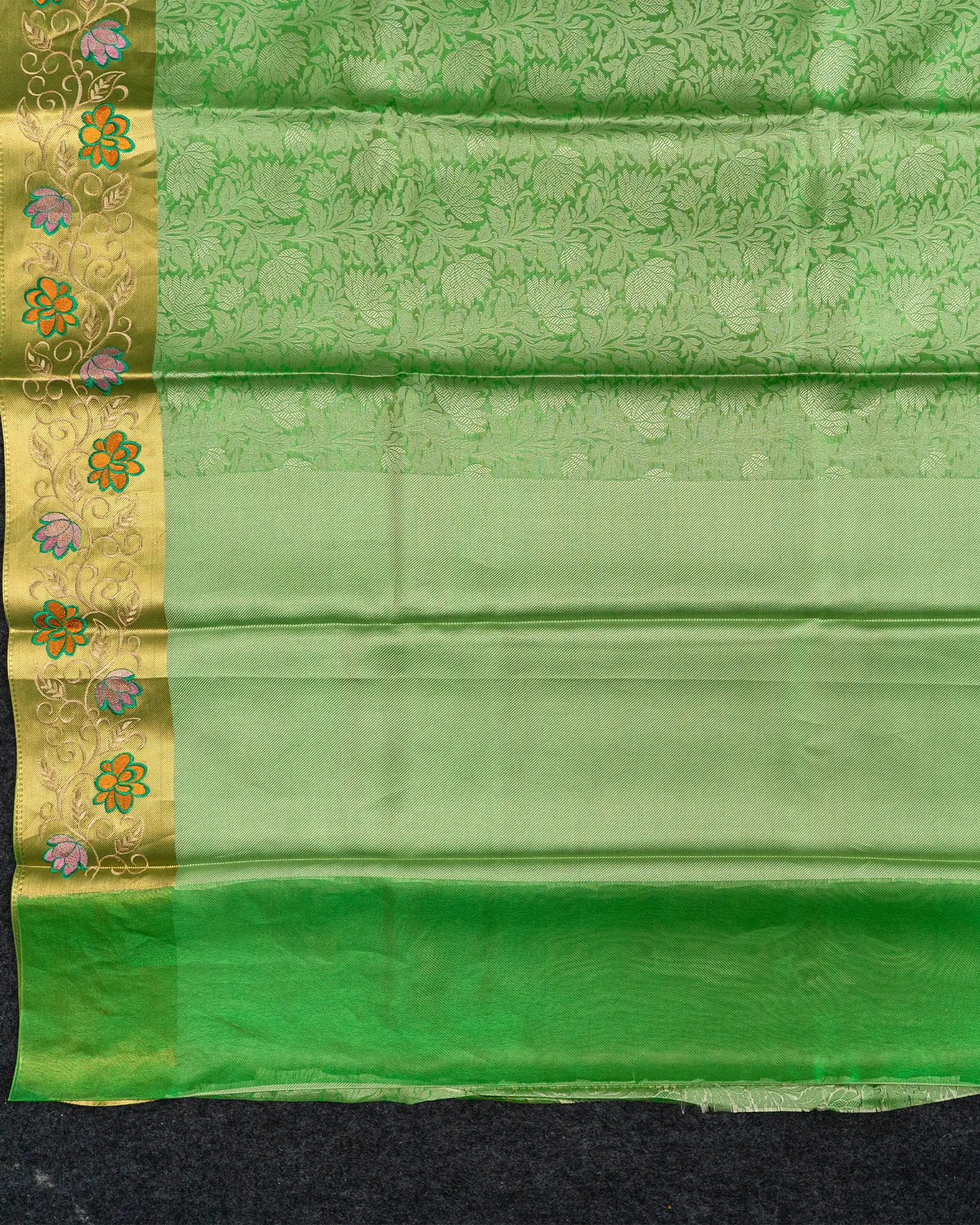 SC4806 - Tissue Saree With Embroidery Border