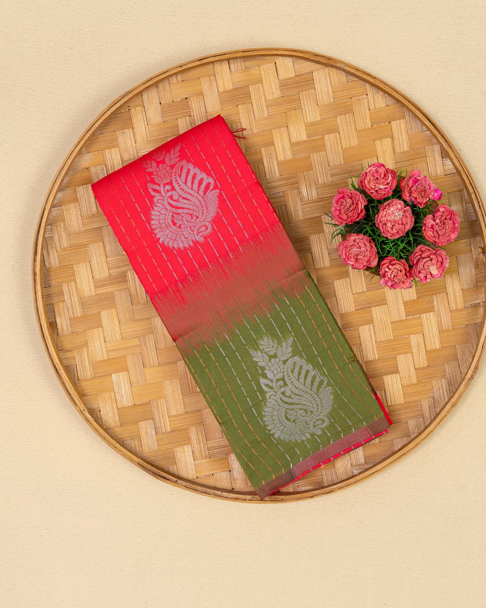SC4402 - Litchi Silk With Zari Lines Along Body