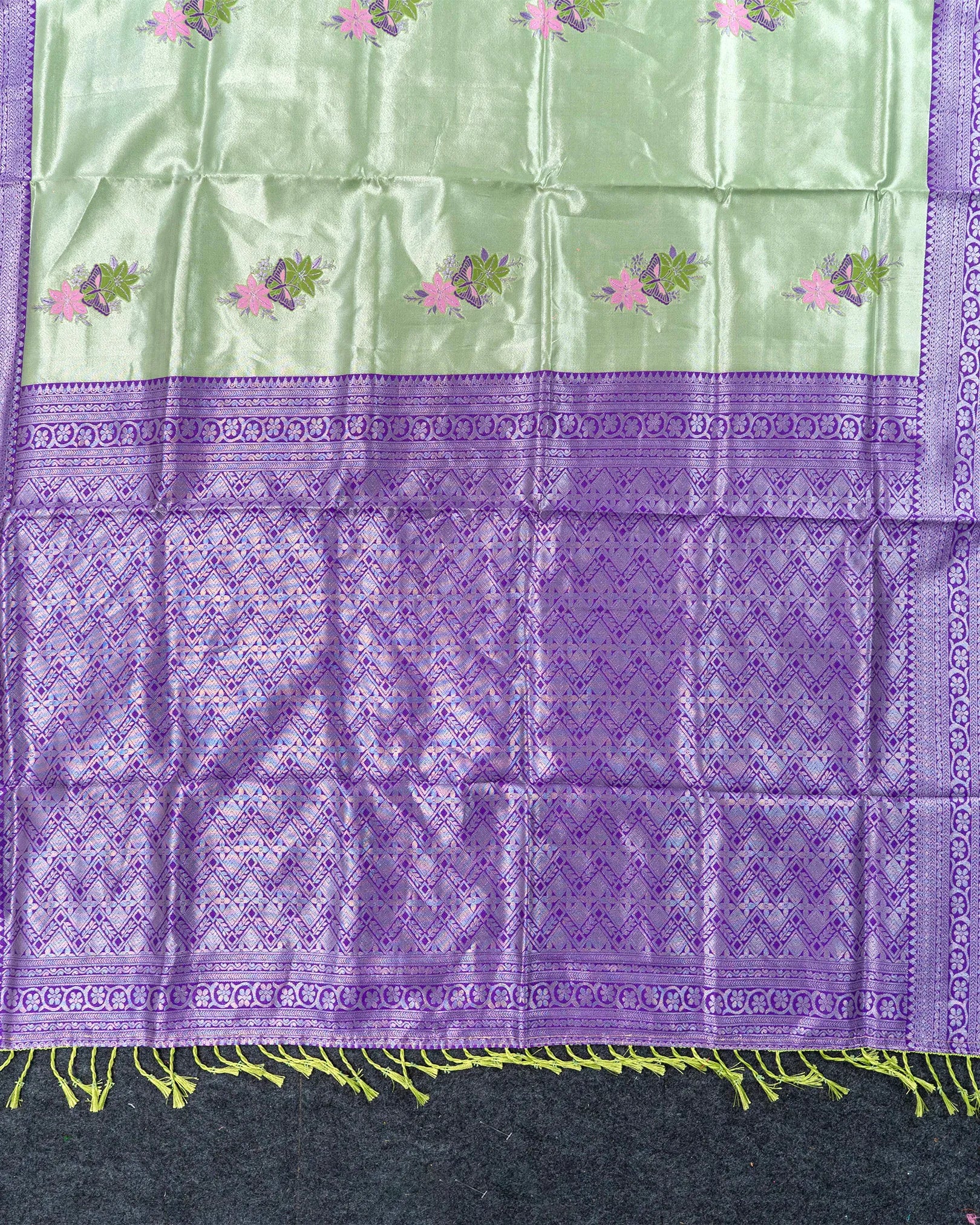 SC2841 - Tissue Silver Zari Meena Butta