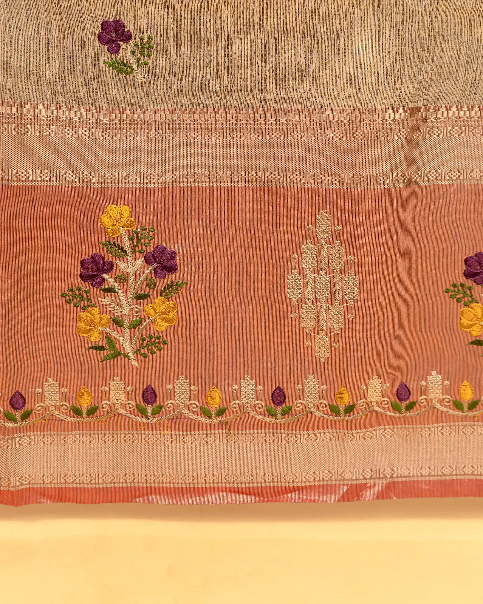 SC3120 - Tissue Saree With Sequence And Embroidery Work