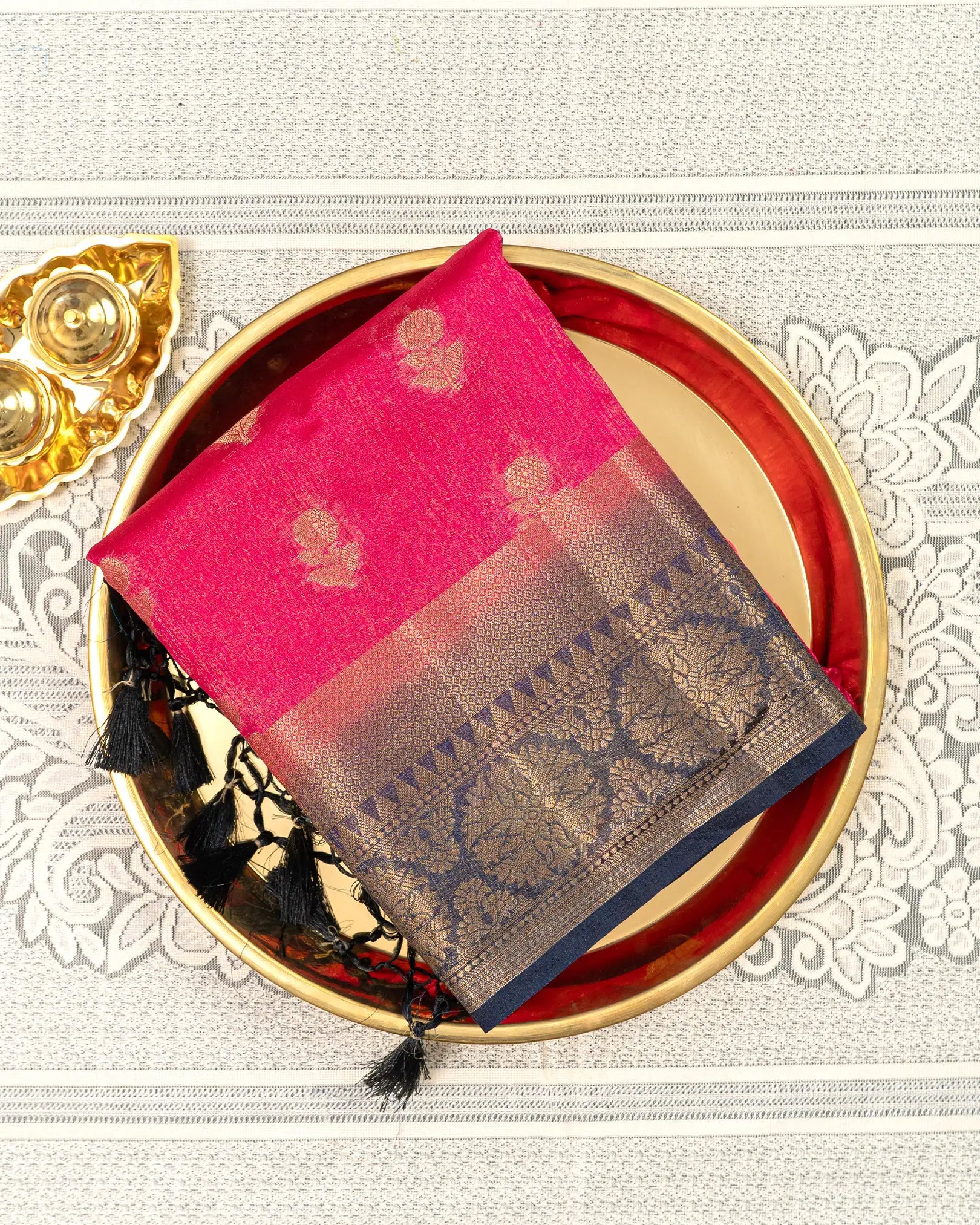 SC3492 - Tussar Shimmeer With Gold Butta