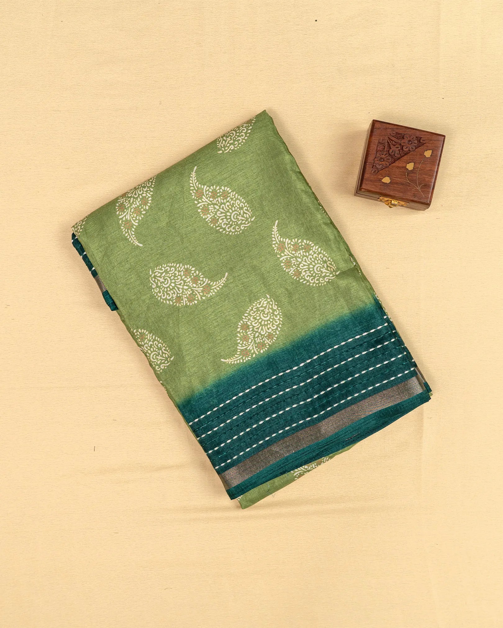 SC4033 - Dola Digital Print With Striped Border
