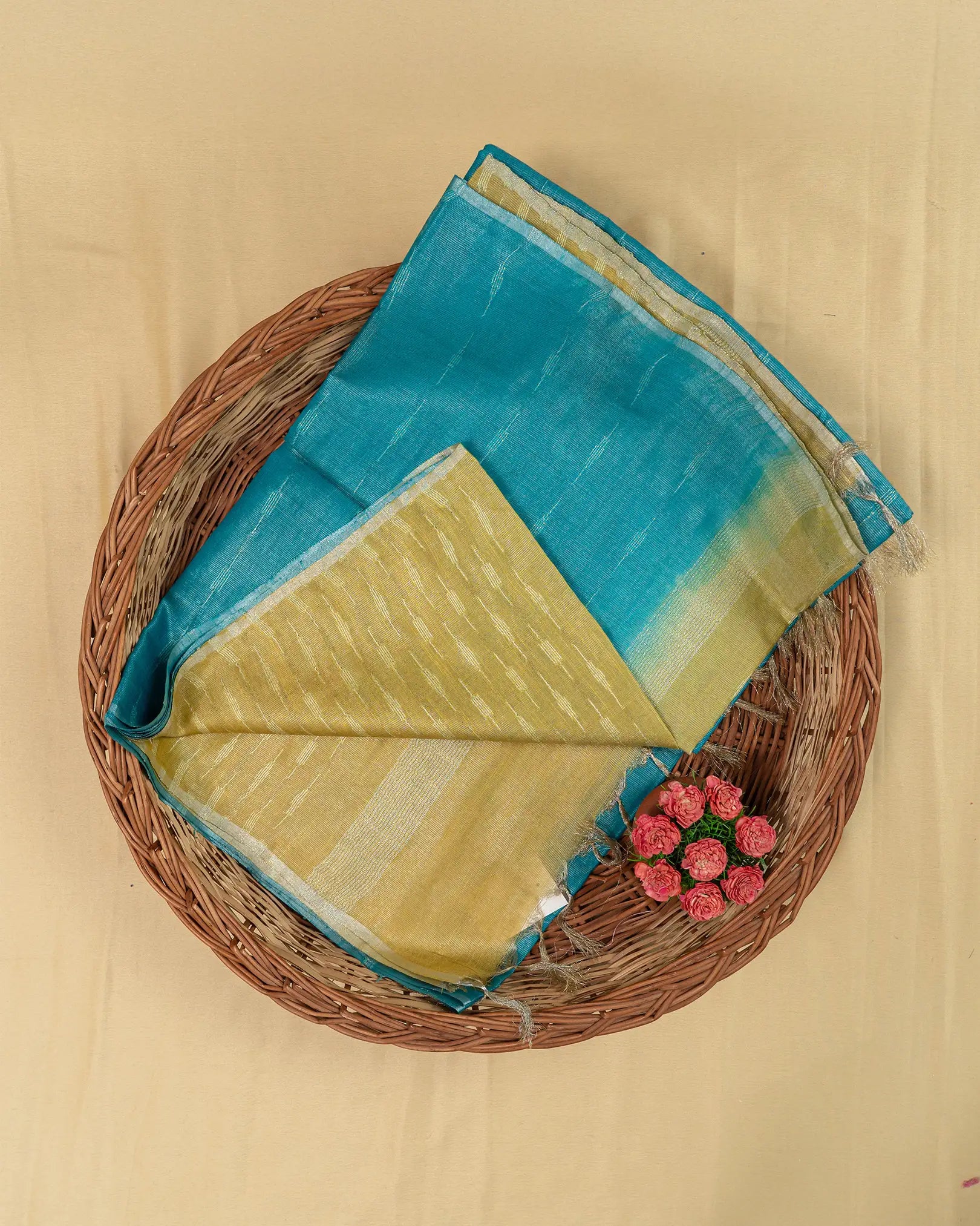 SC3032 - Tissue With Embroidery