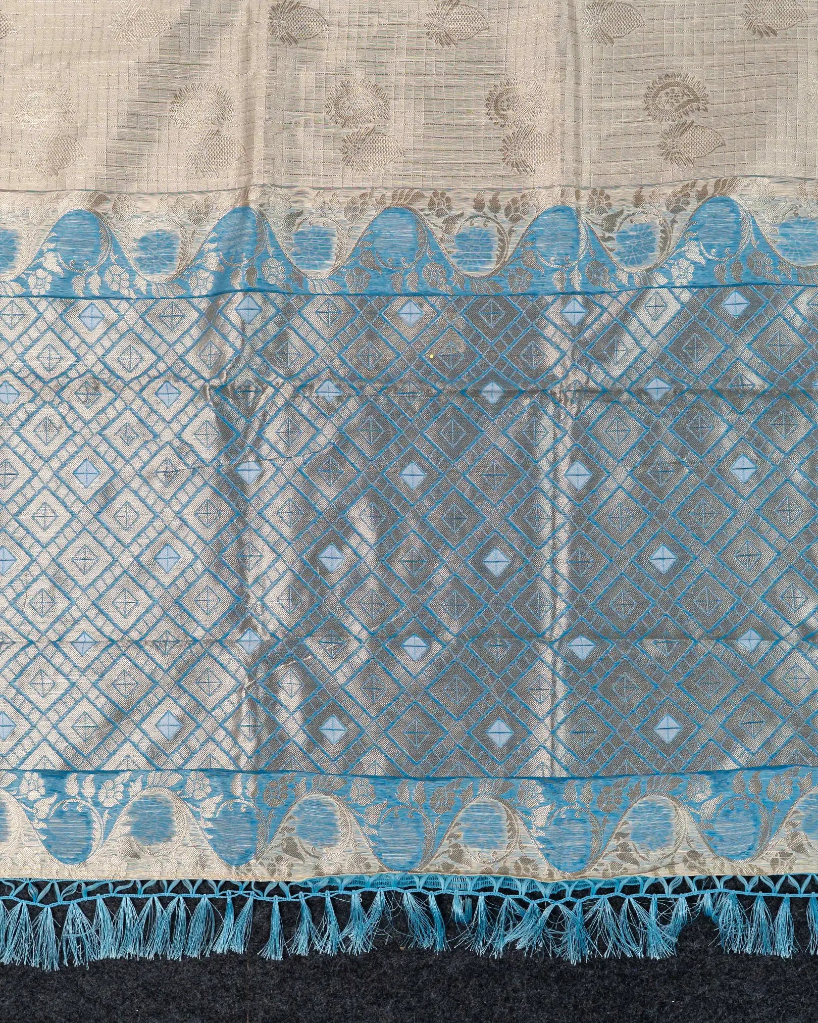 SC3067 - Checked Linen Cream Colour Matching