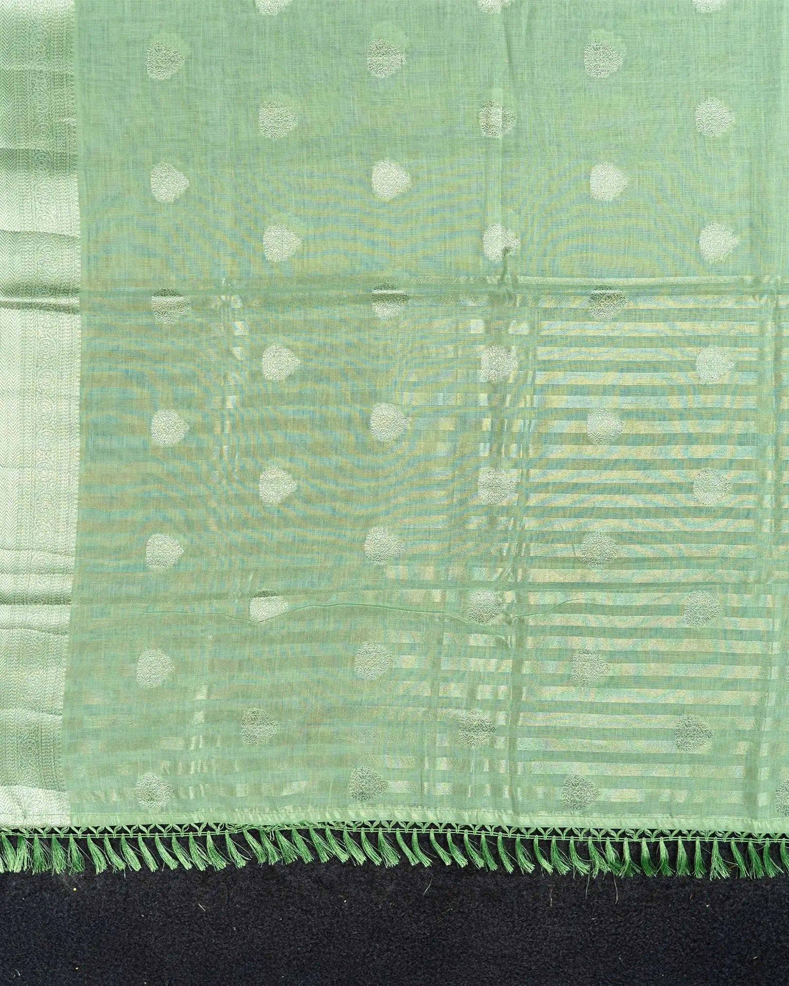 SC4362 - Linen Saree With Silver Butta