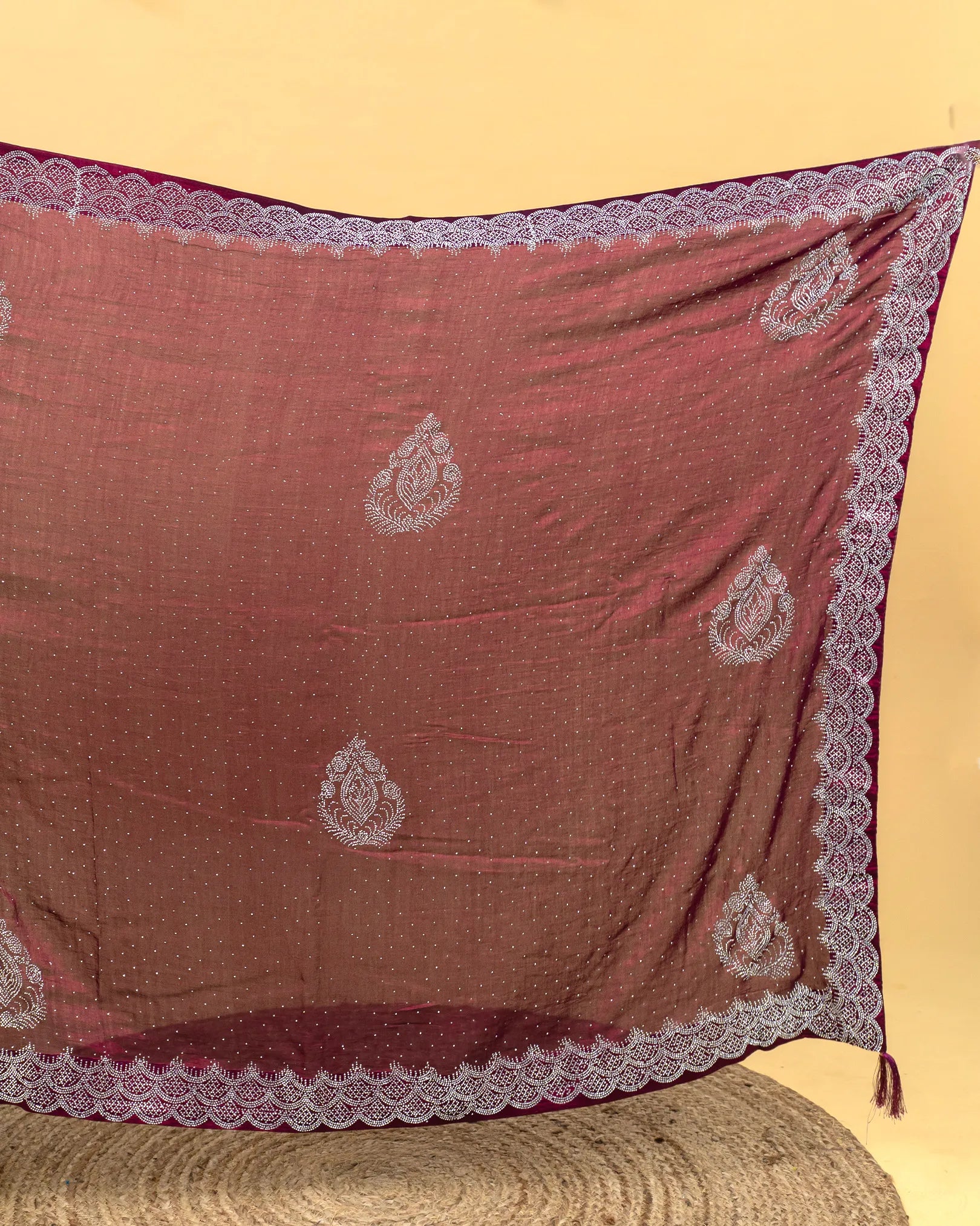 SC4140 - Vichitra With Silver Stone