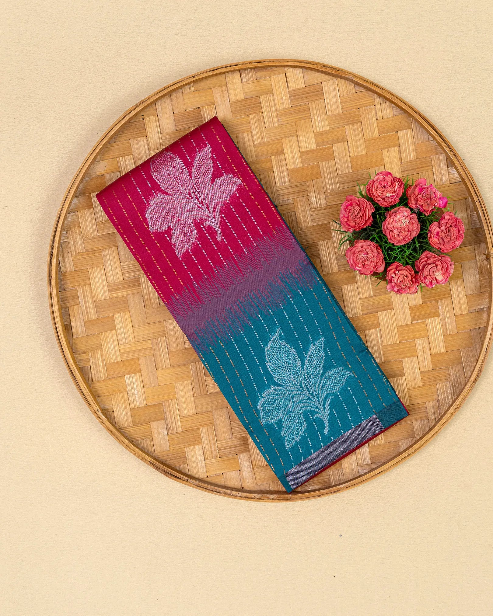 SC4402 - Litchi Silk With Zari Lines Along Body