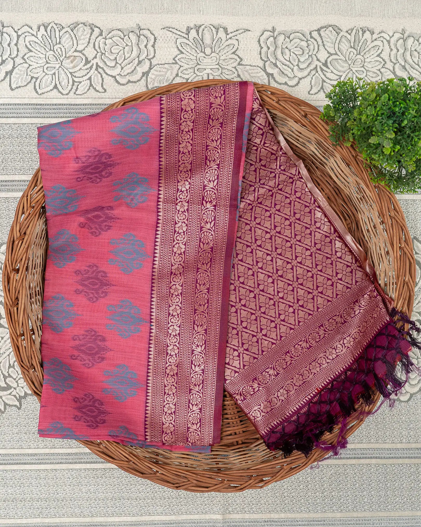 SC3877 - Linen with Pochampalli Design